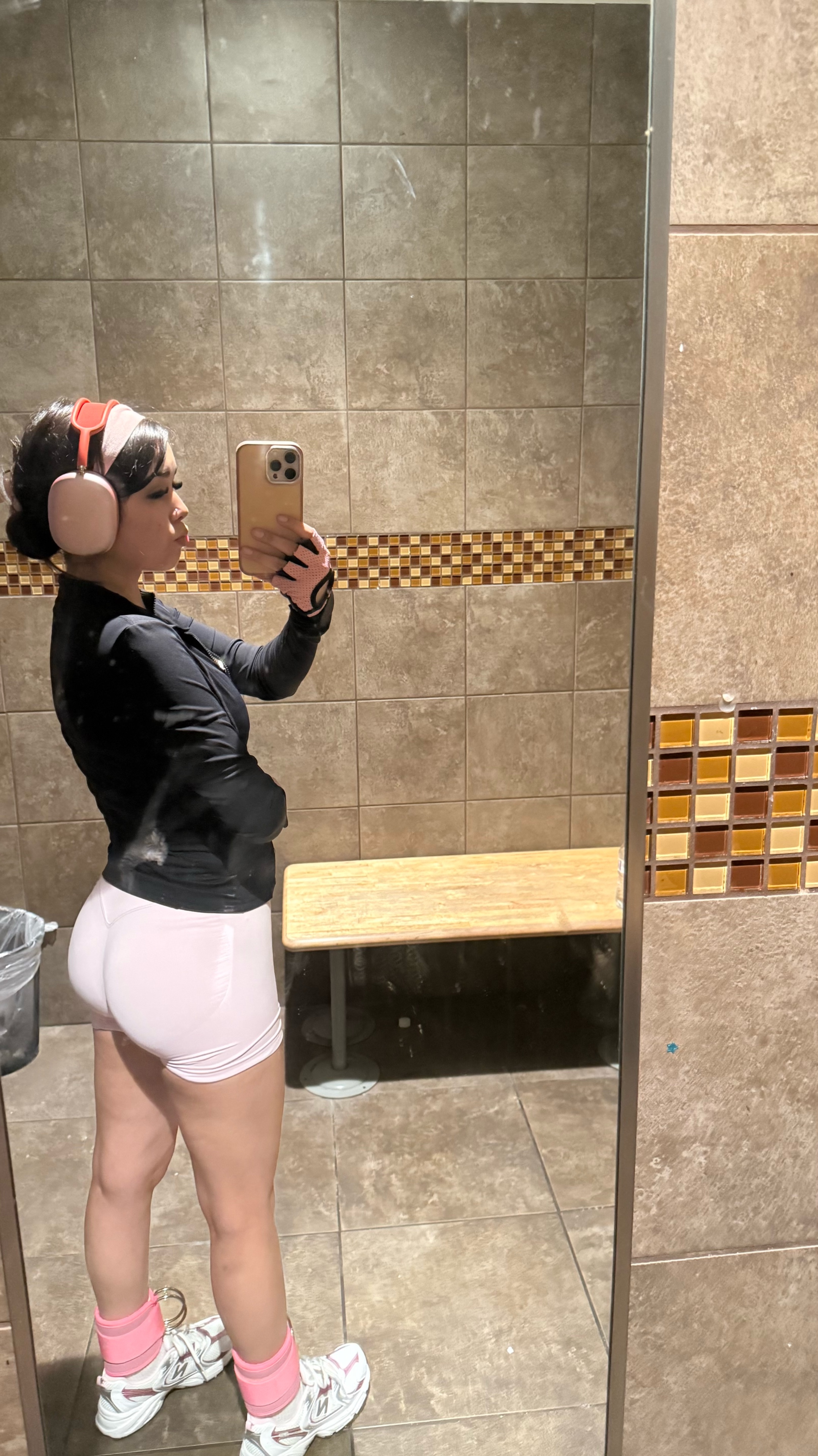 @️