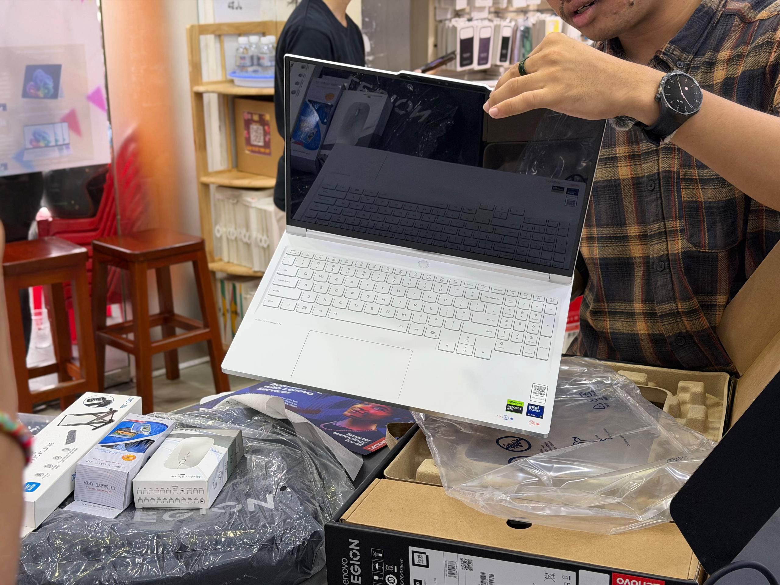 @Beckie Deal Computer បេកគីឌៀល