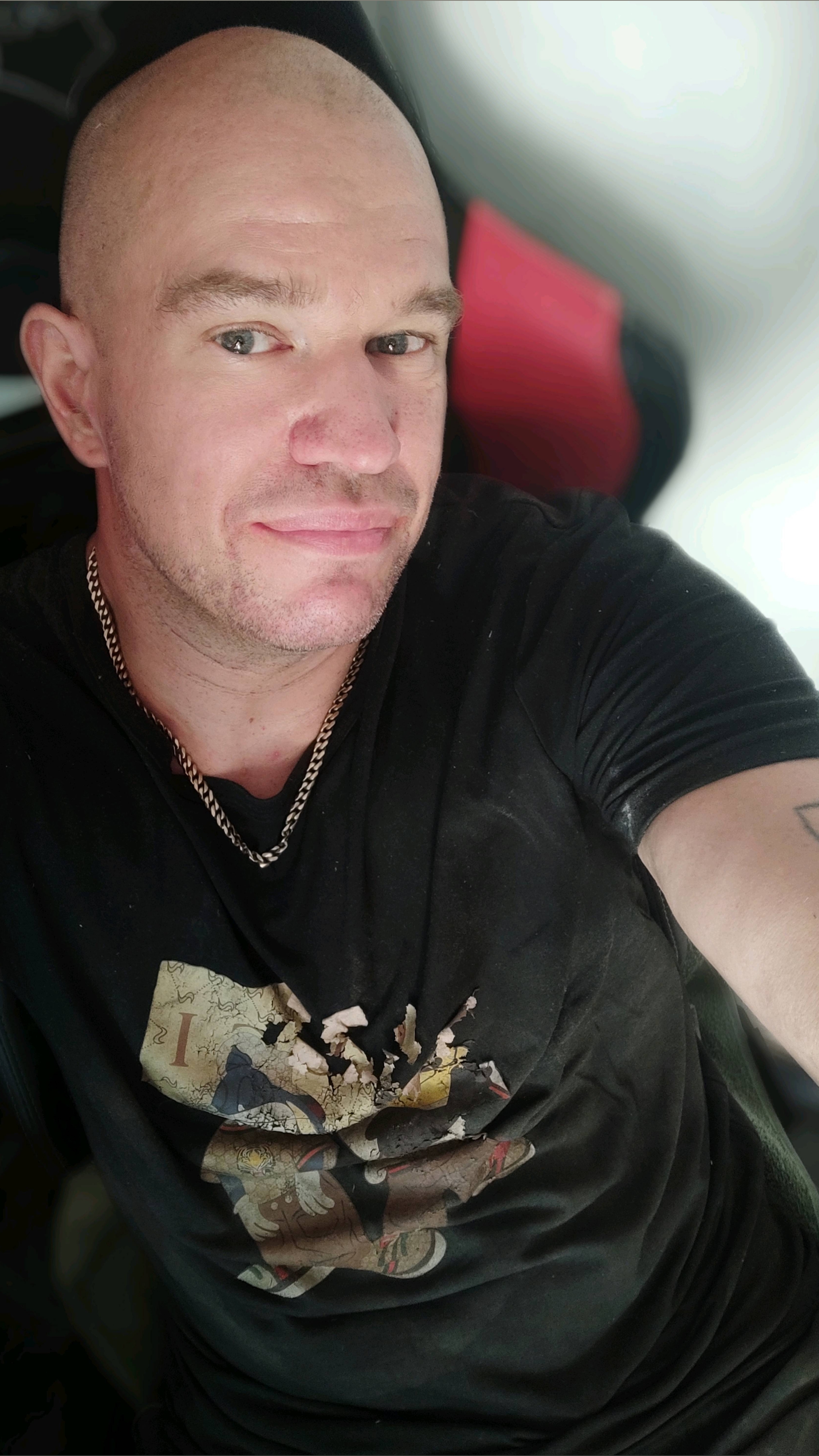 @⚡Guy looking for Femdom or TS⚡