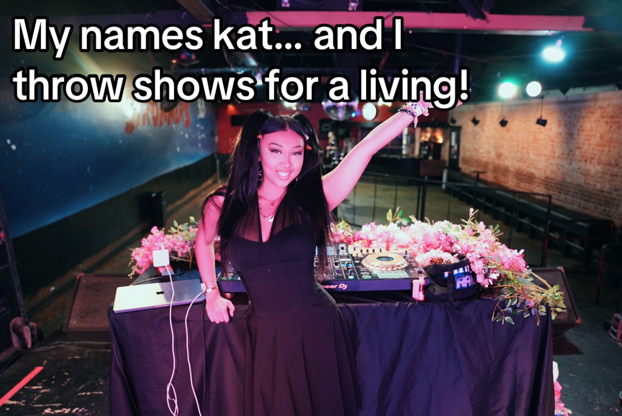 @kat 🖤