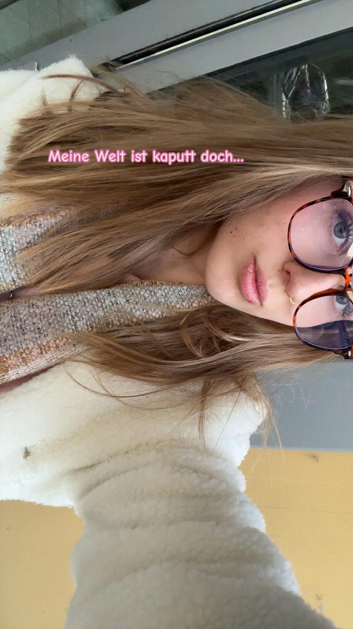 @️