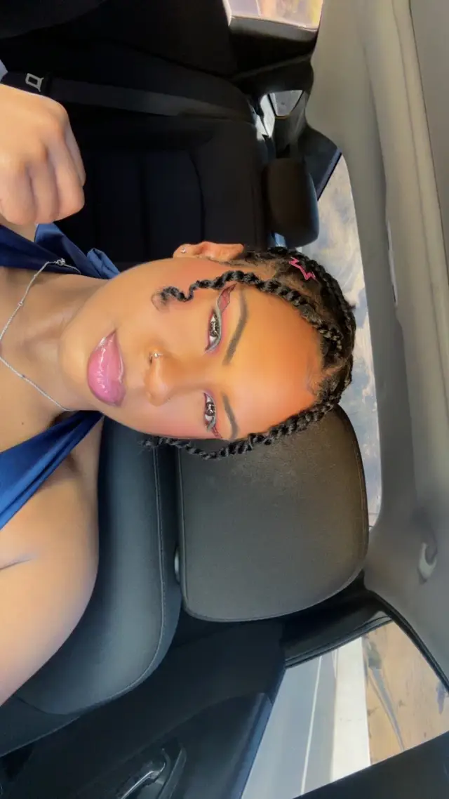 @Renithebarbie
