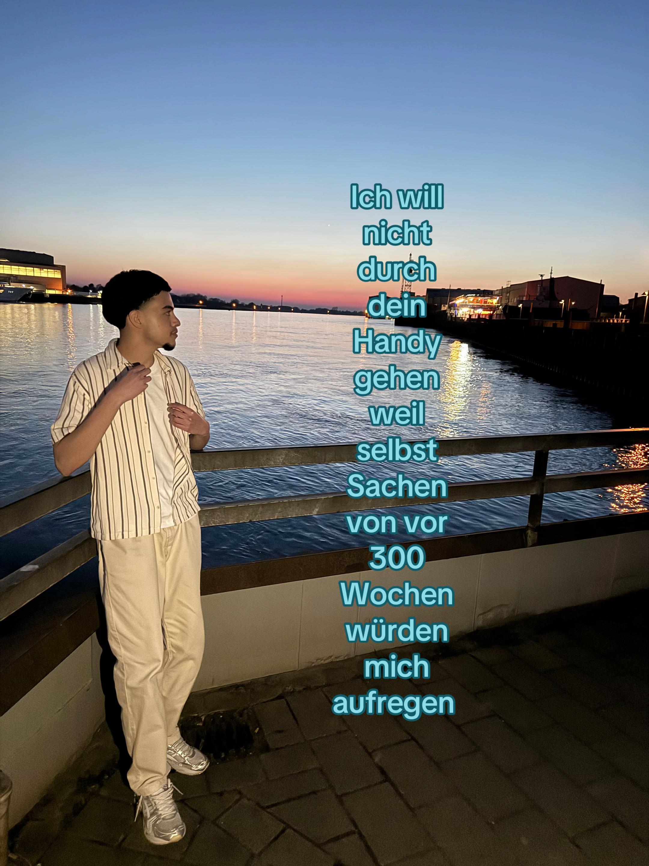 @🦦
