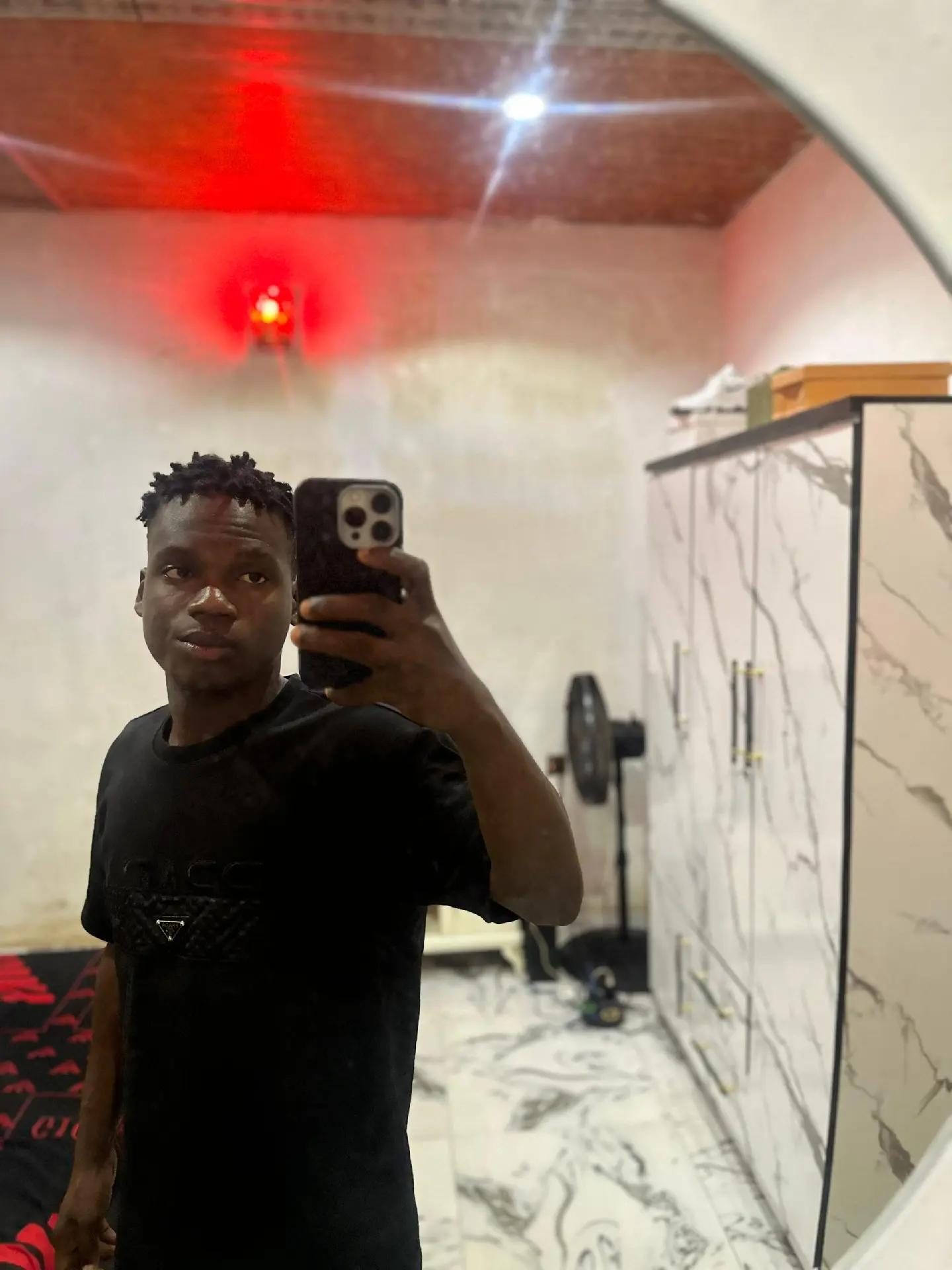 @CHIBUEZE 🎱
