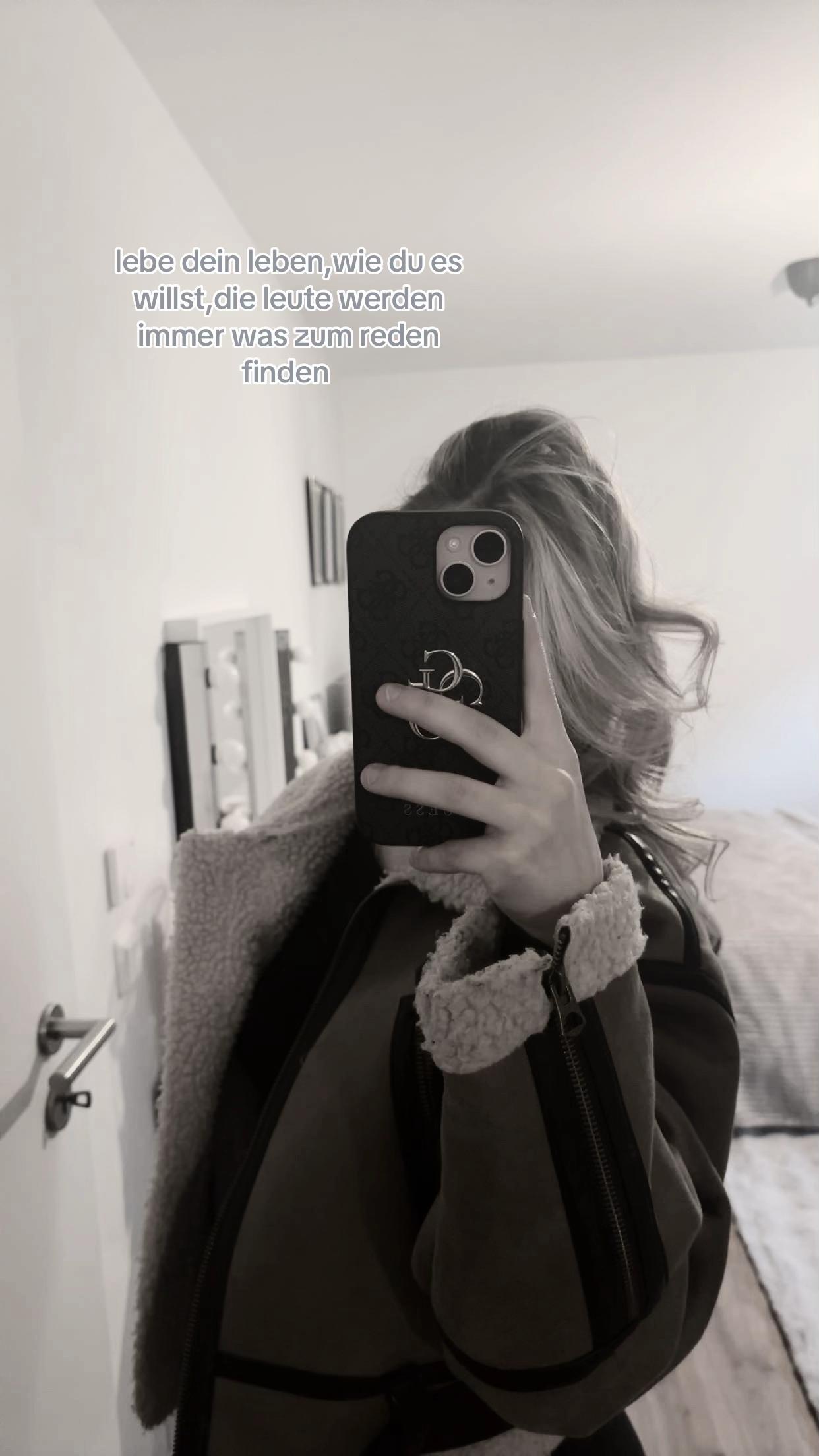 @𝑴𝒂𝒓𝒊𝒆