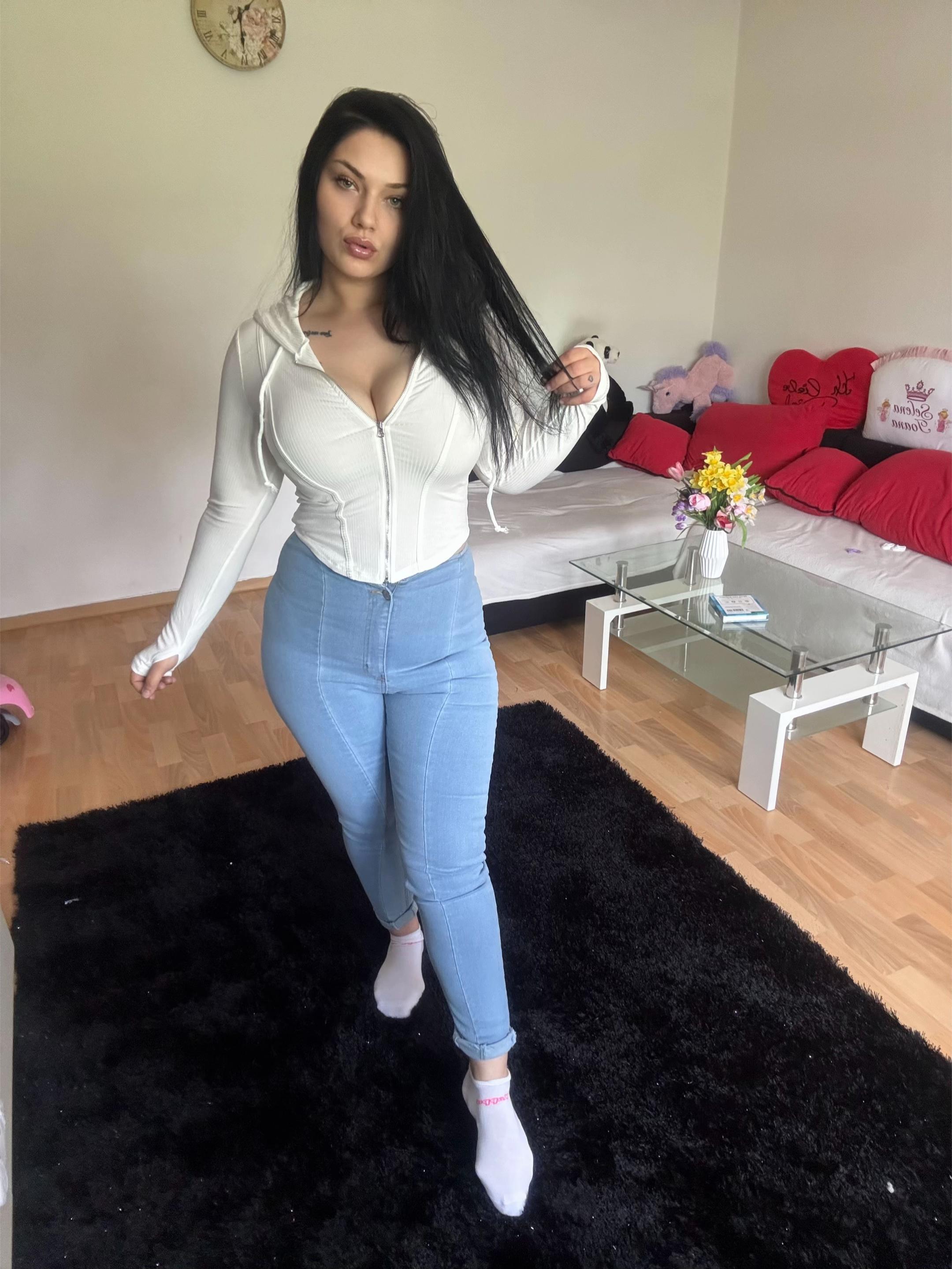 @Alexandra Horghidan