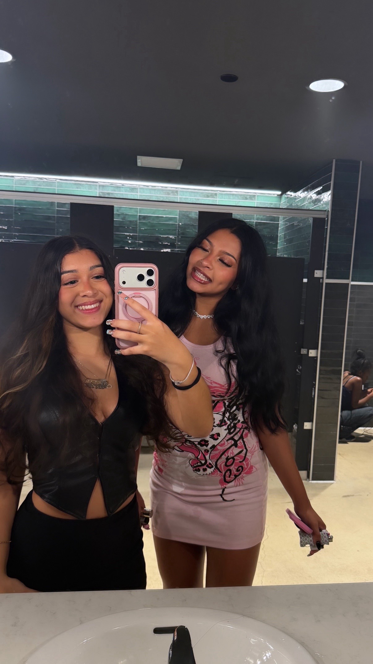 @realassbitch01