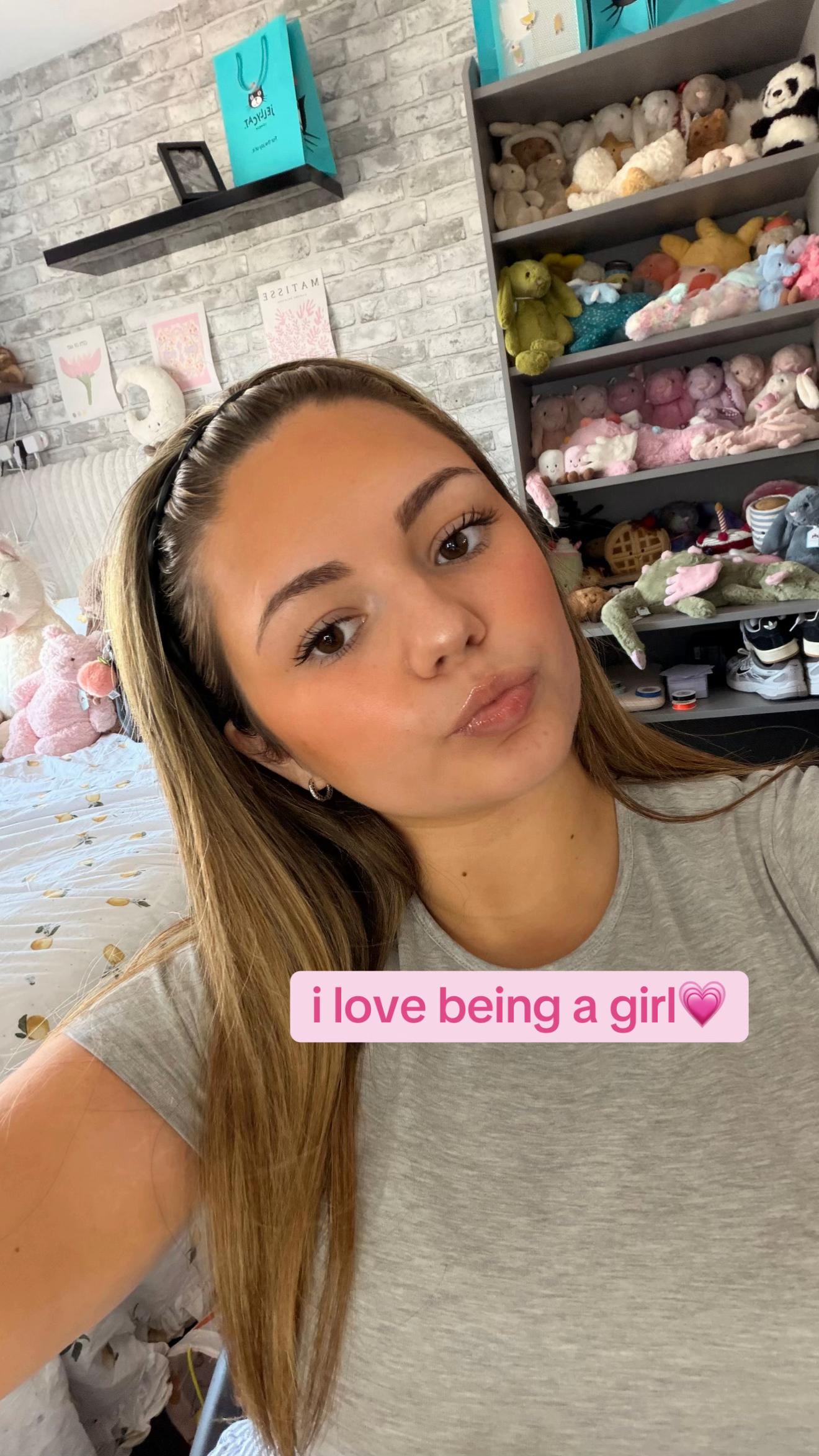 @ellarose♡