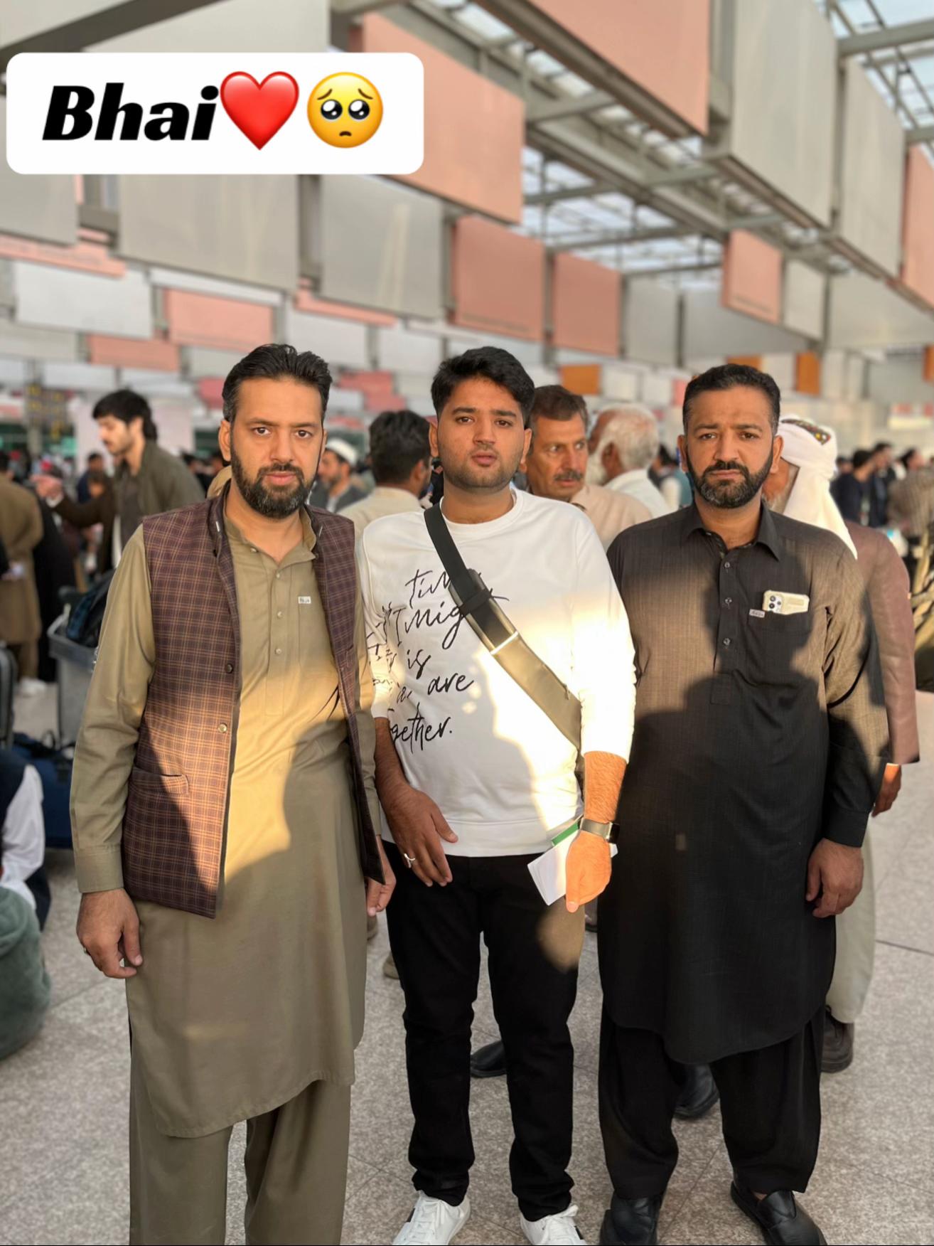 @شبیراحمد🇭🇰