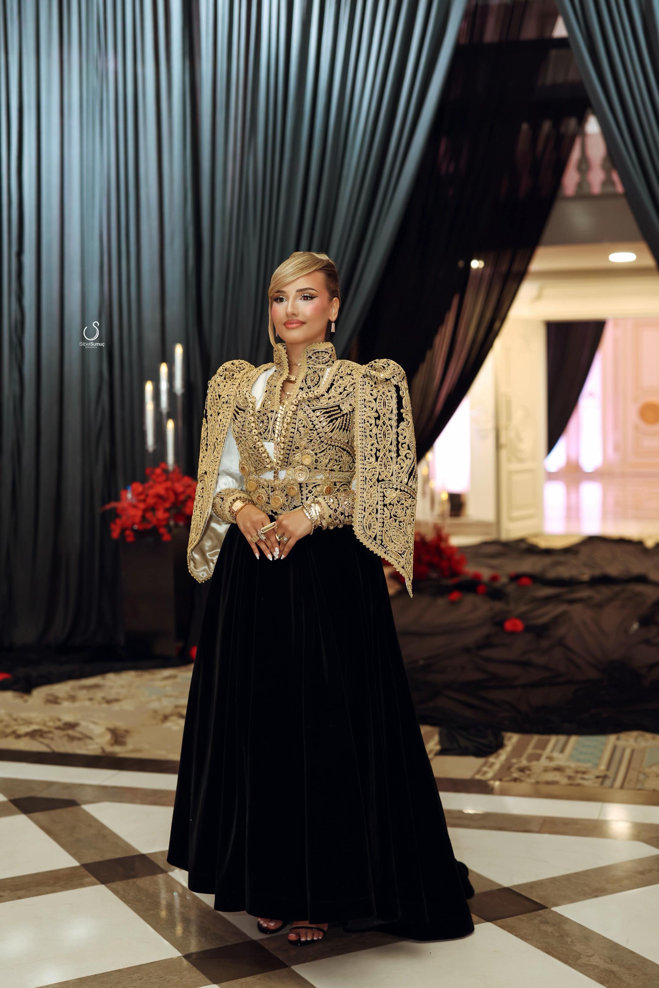 @Traditional Couture Tina