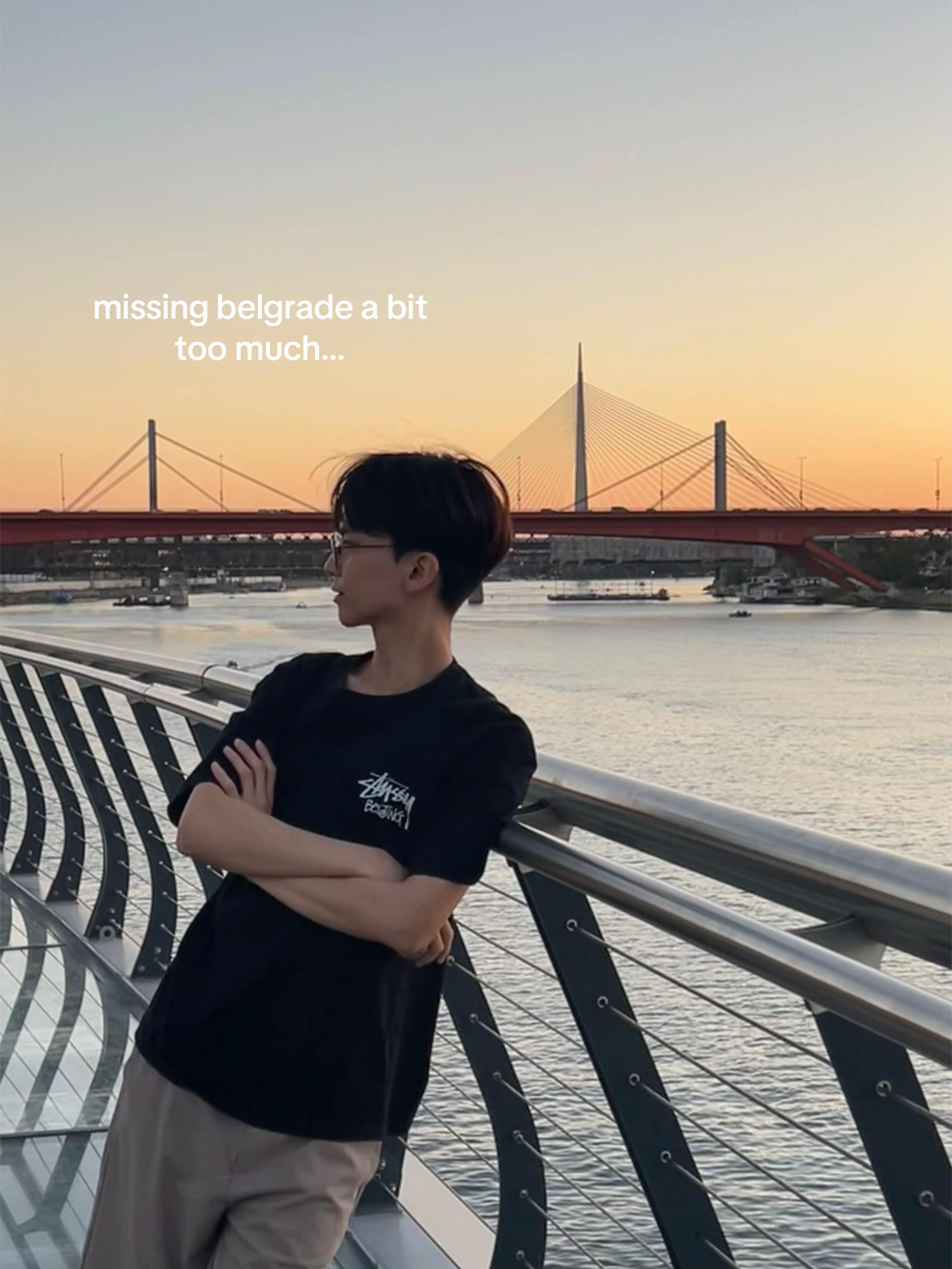 @junwoo