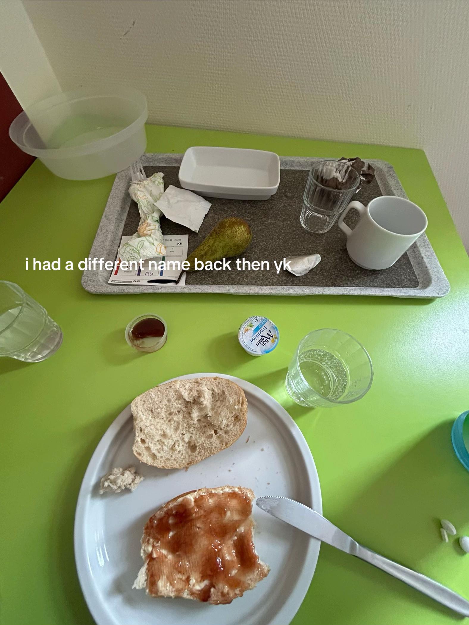 @￴