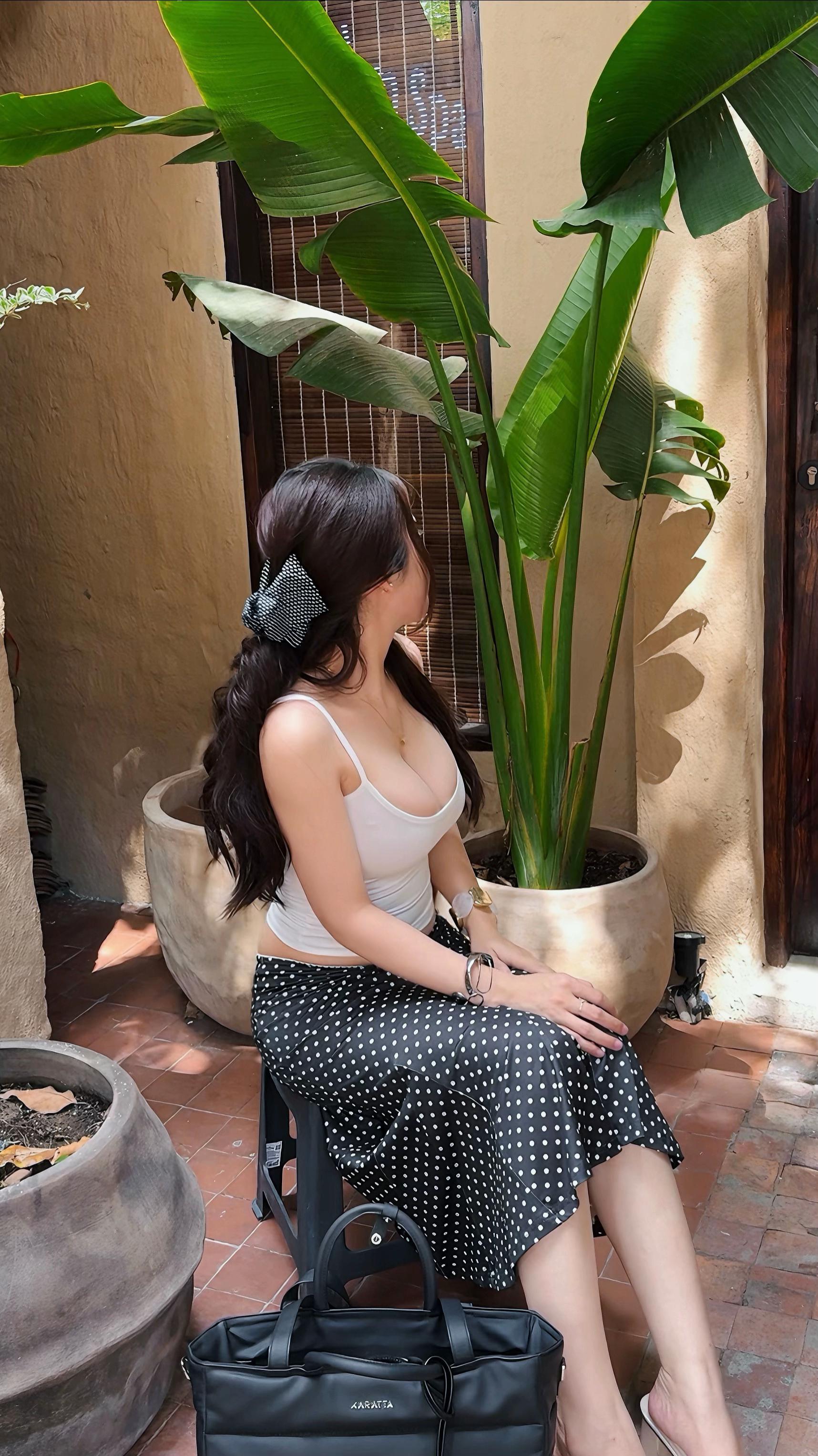 @Hello các vợ