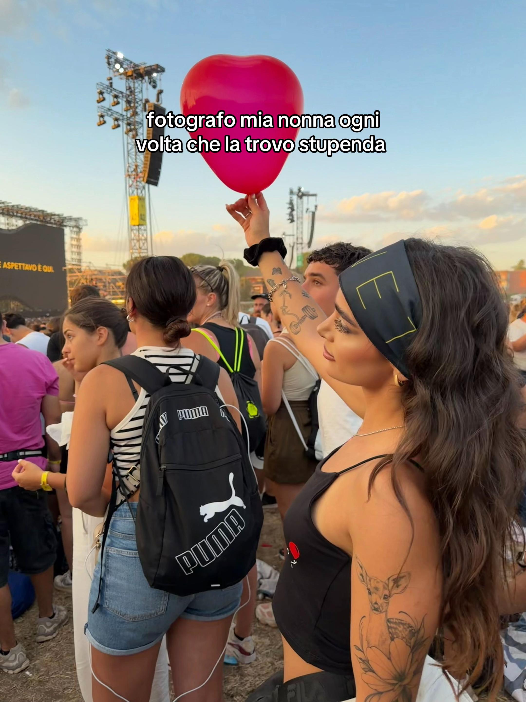 @𝓈𝒶𝓇𝒶 ♡