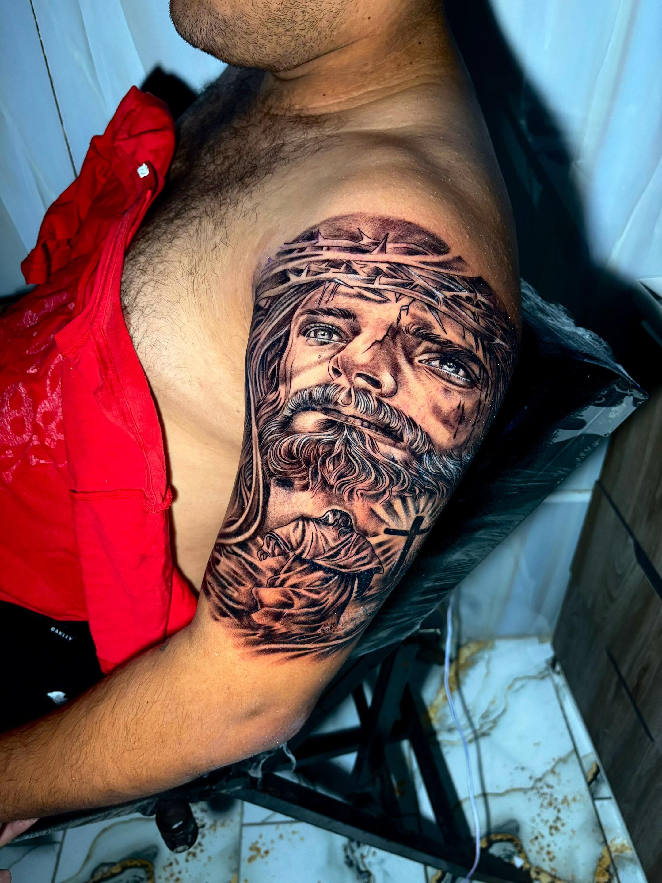@Jona Tattoo