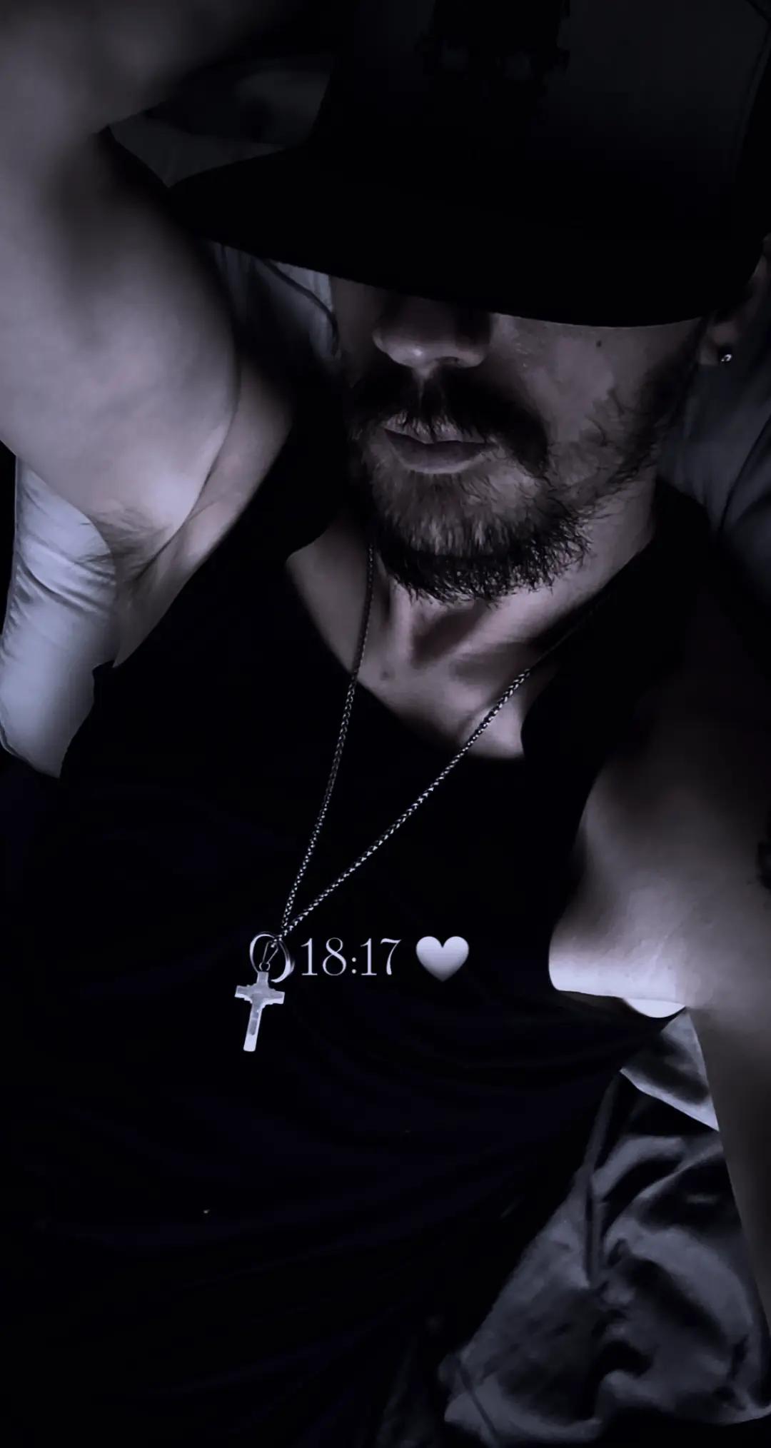 @𝕸𝖗. 𝕳𝖔𝖑𝖒𝖊𝖘