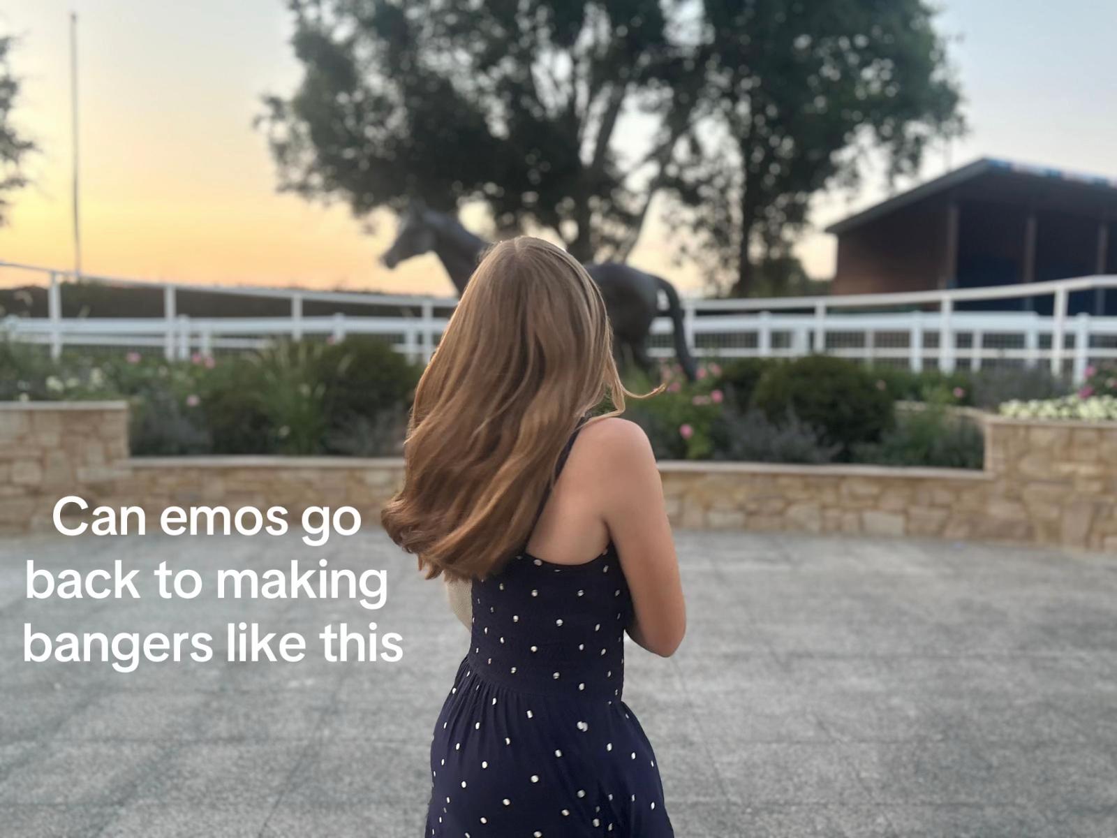 @🥂🐎🏴