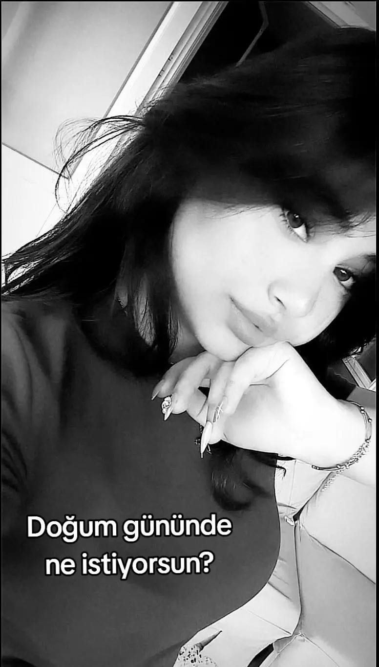 @🪩