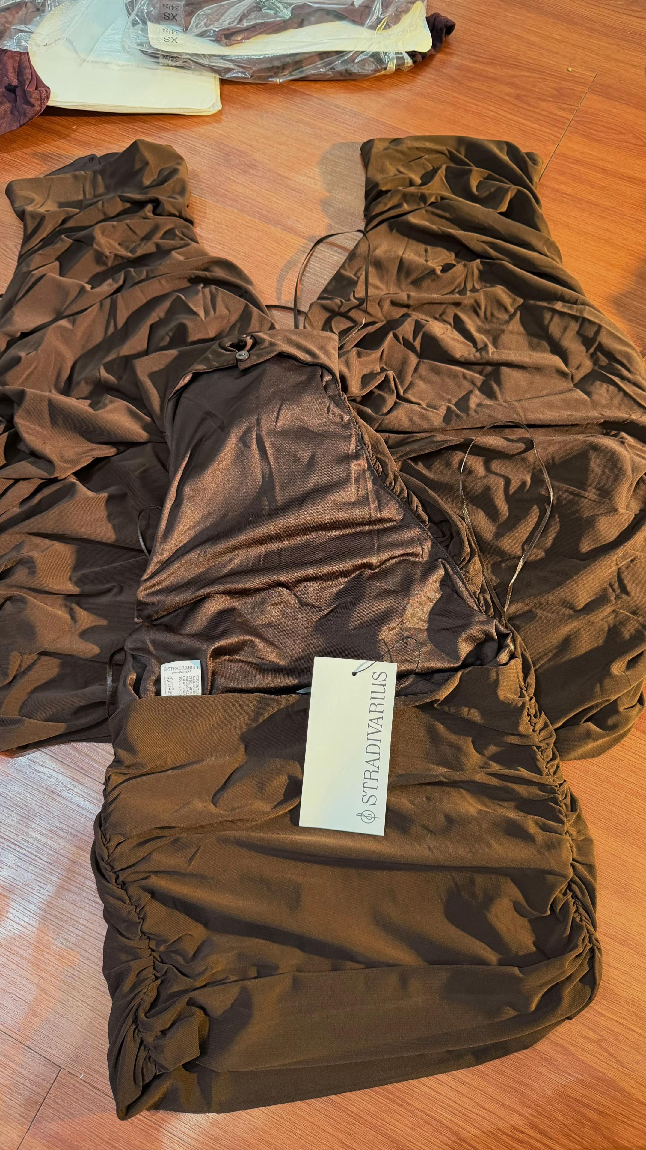 @jiwonclothes