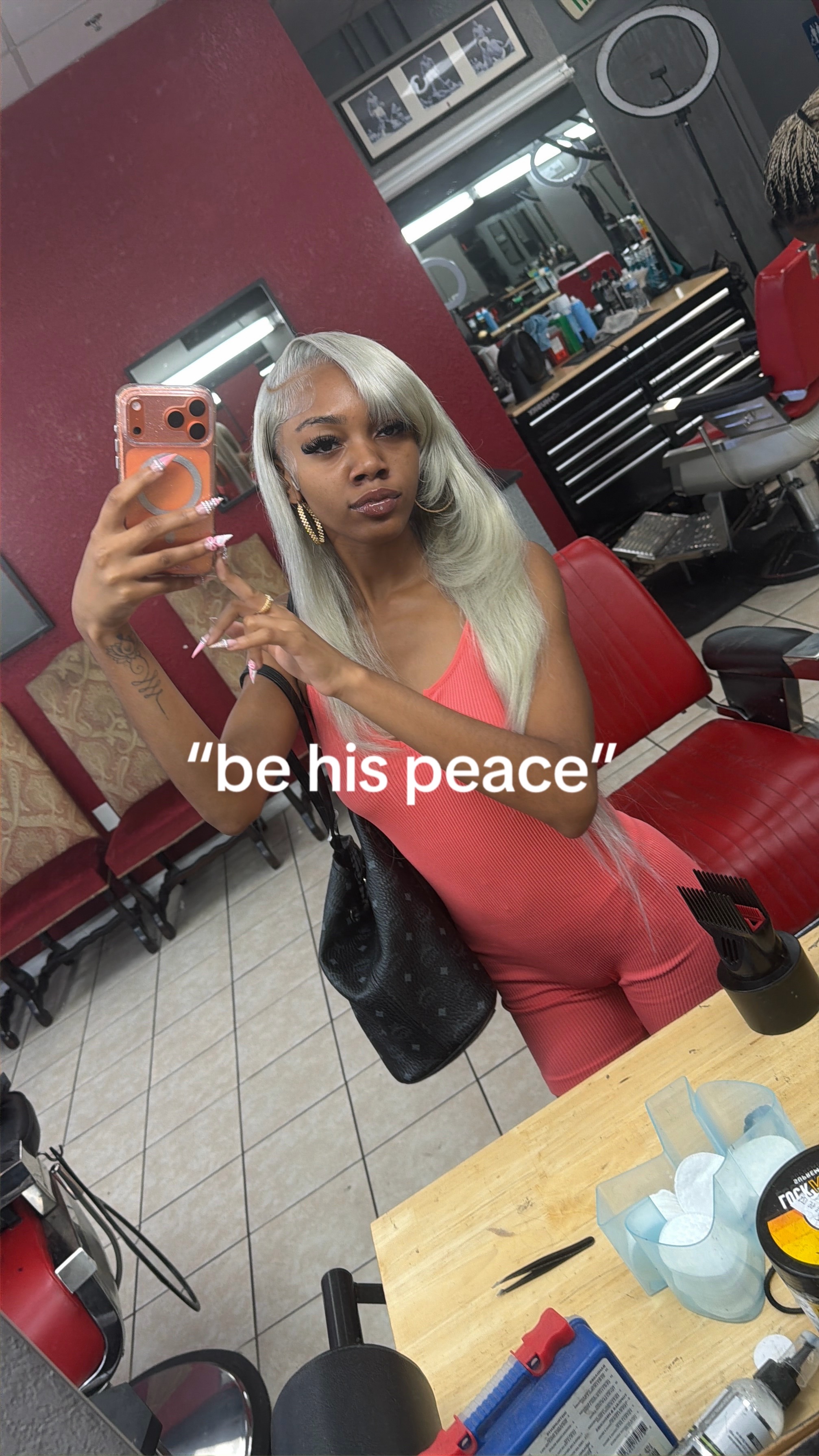 @Bombbae