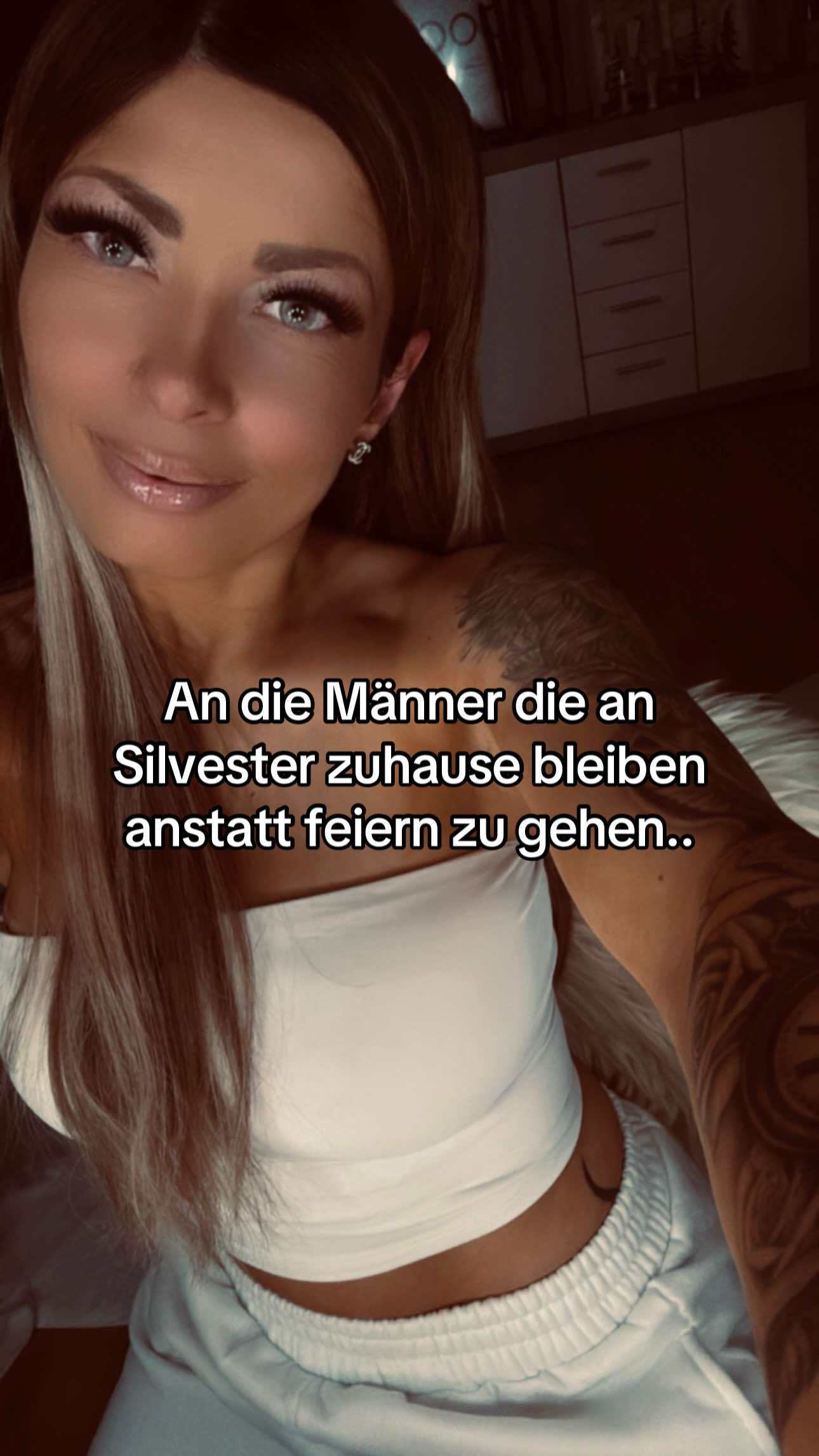 @Esr4