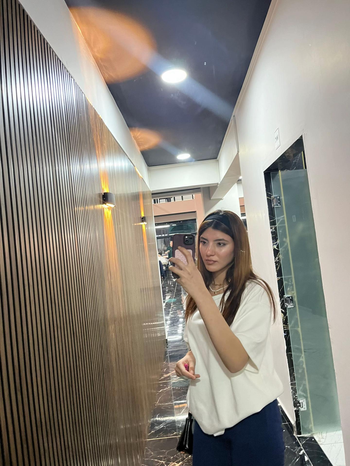 @Menekşe