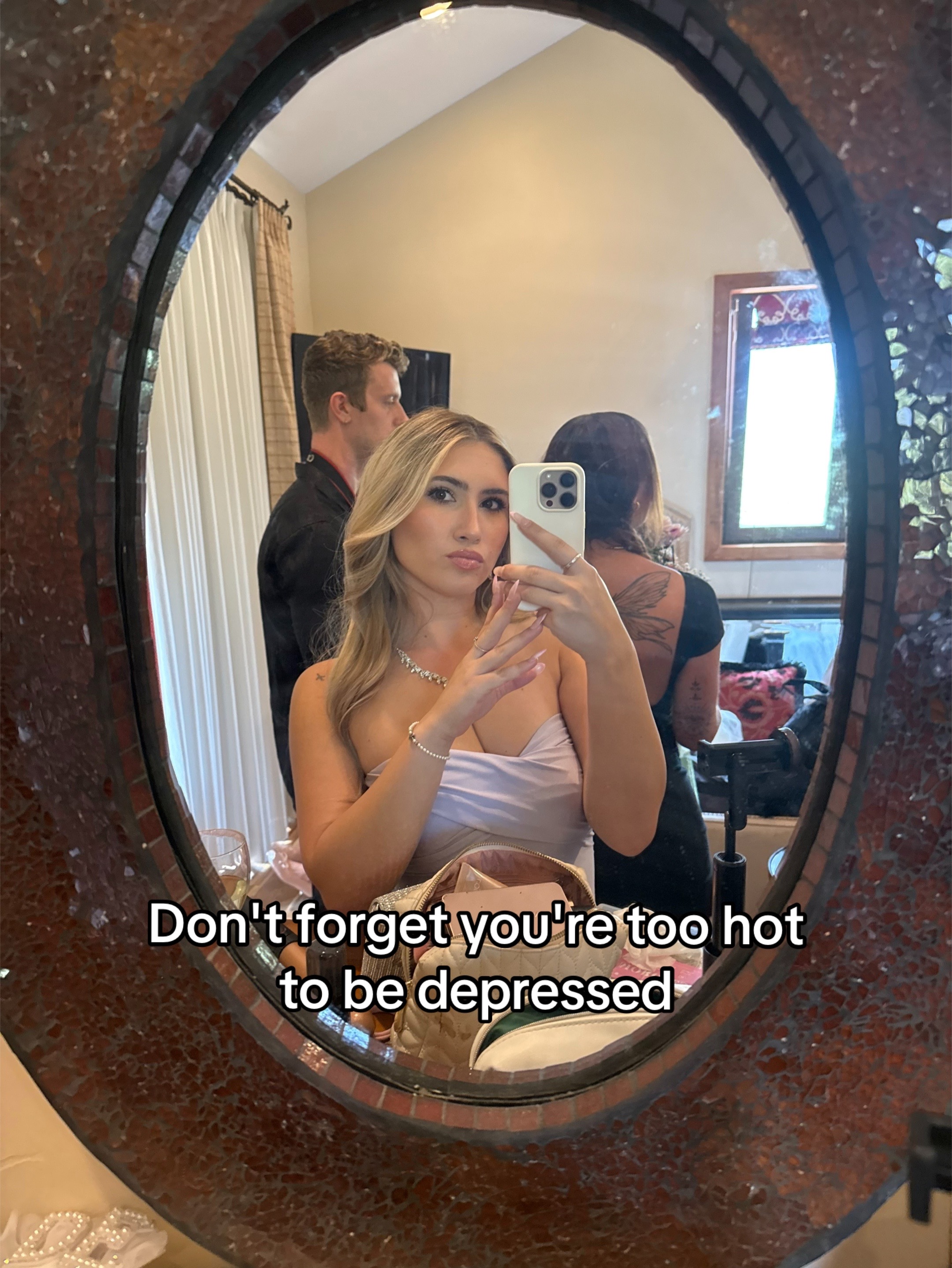 @Gabriela Raiciof