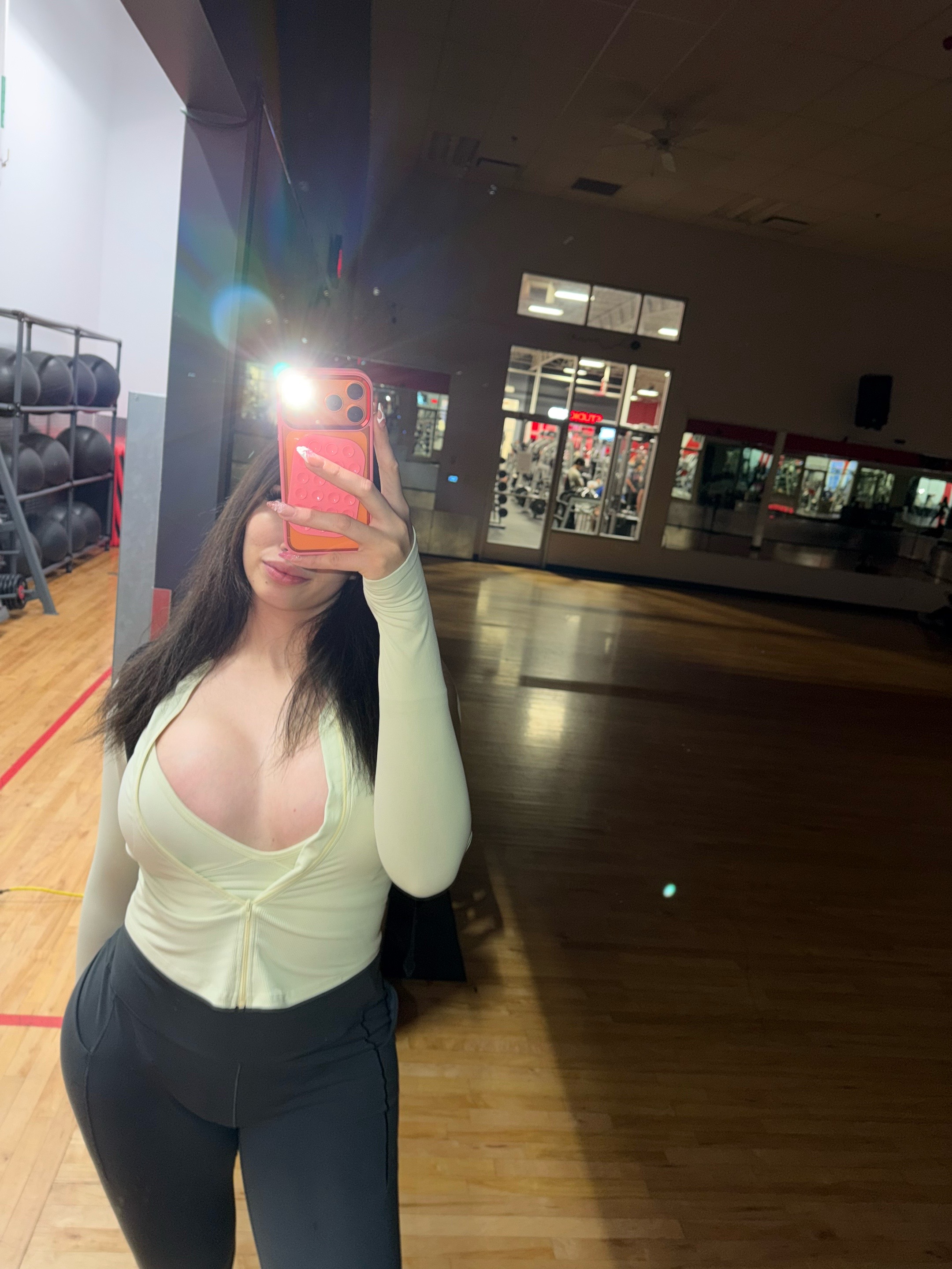 @JulieLechuga