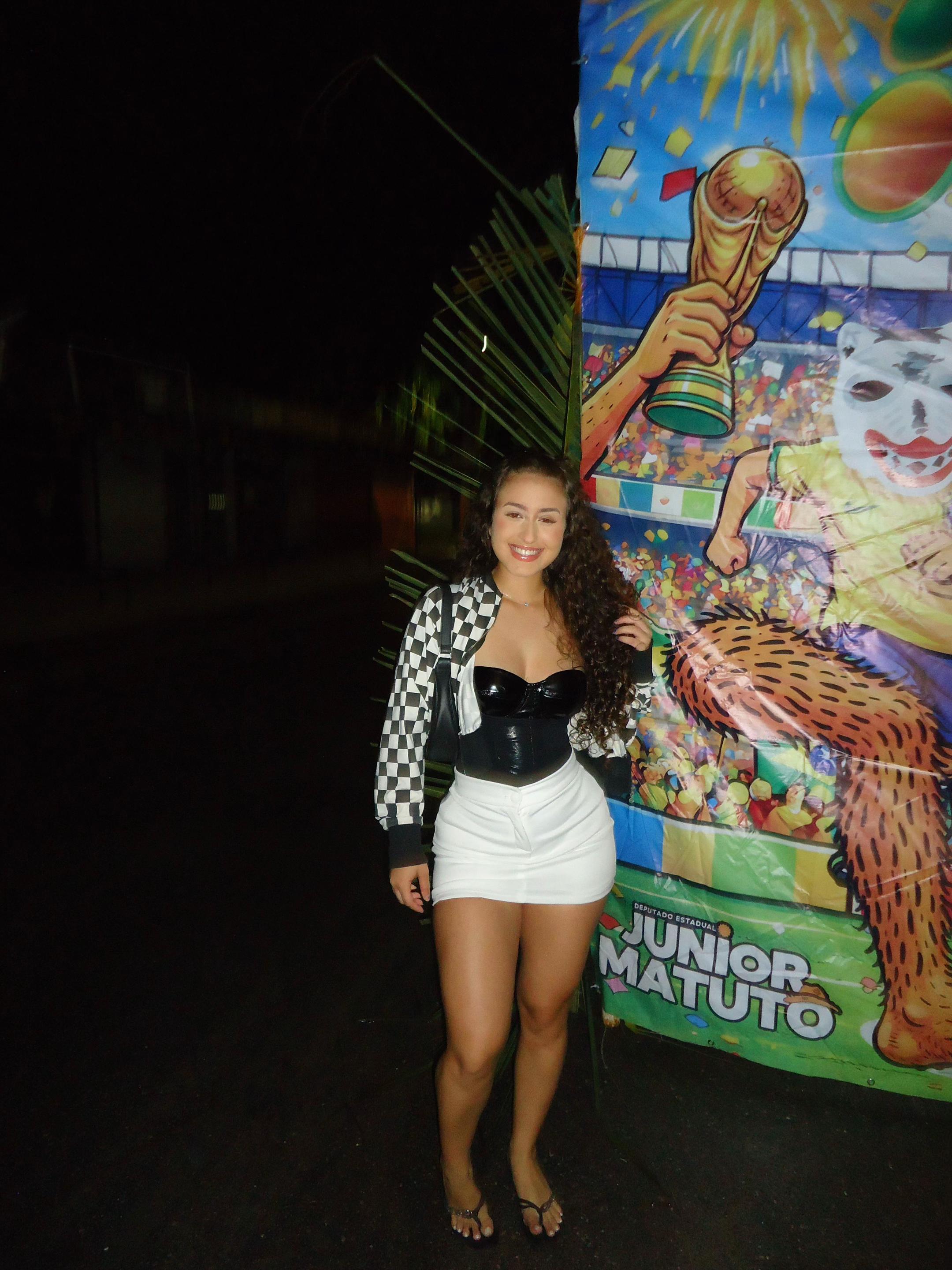 @Claravasconcelosss
