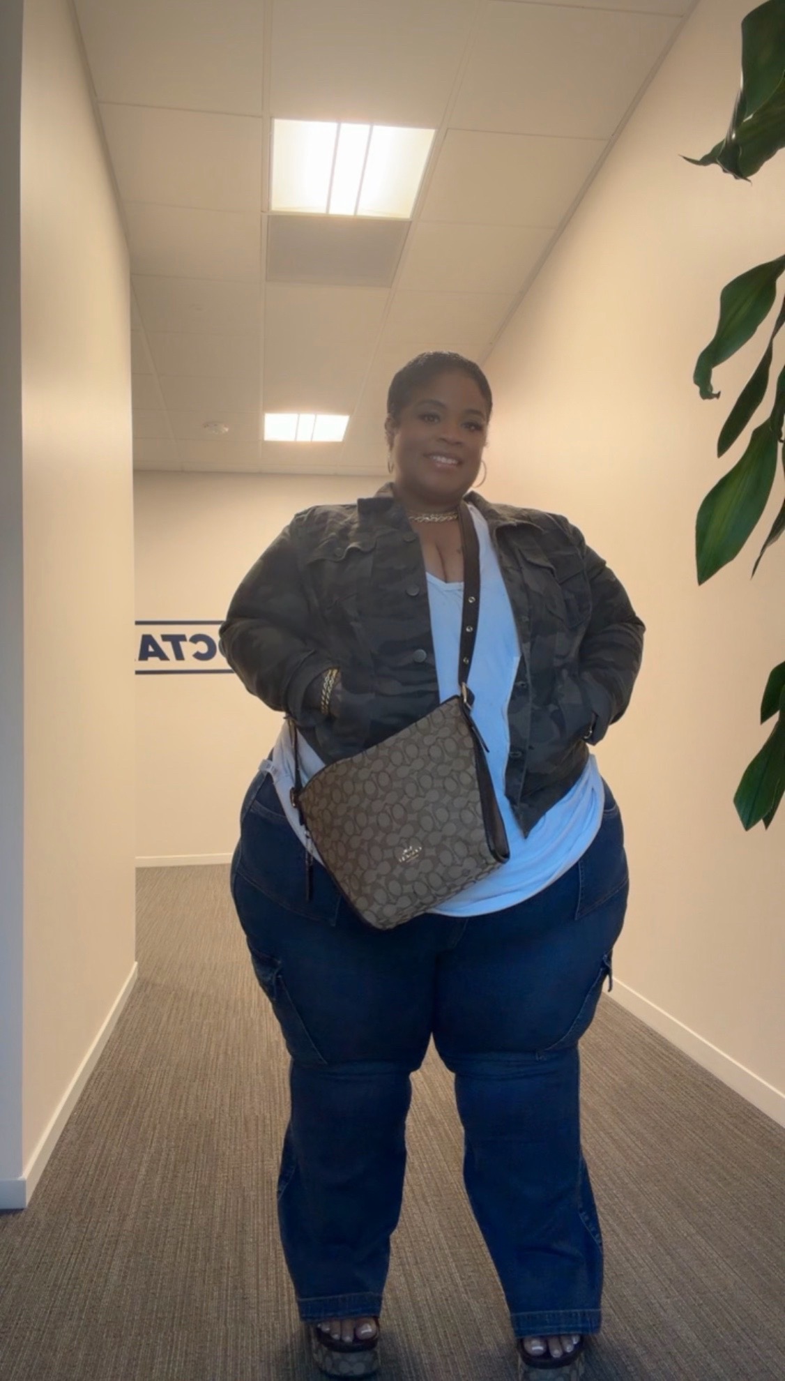 @Voluptuous Hottie 👅