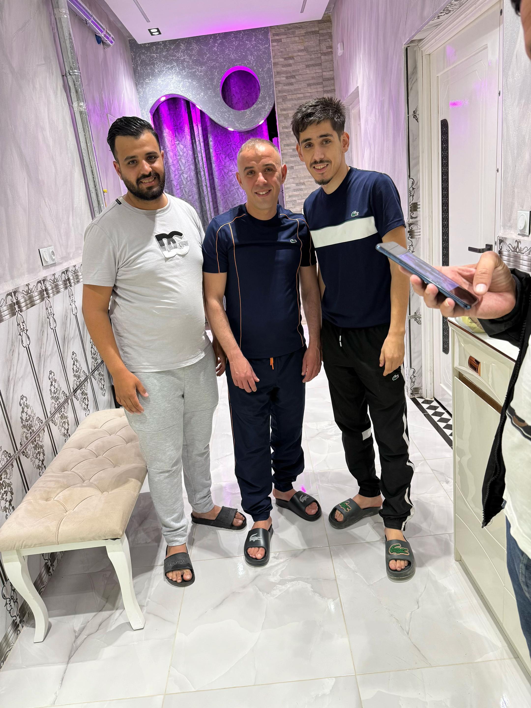 @Aneslocation