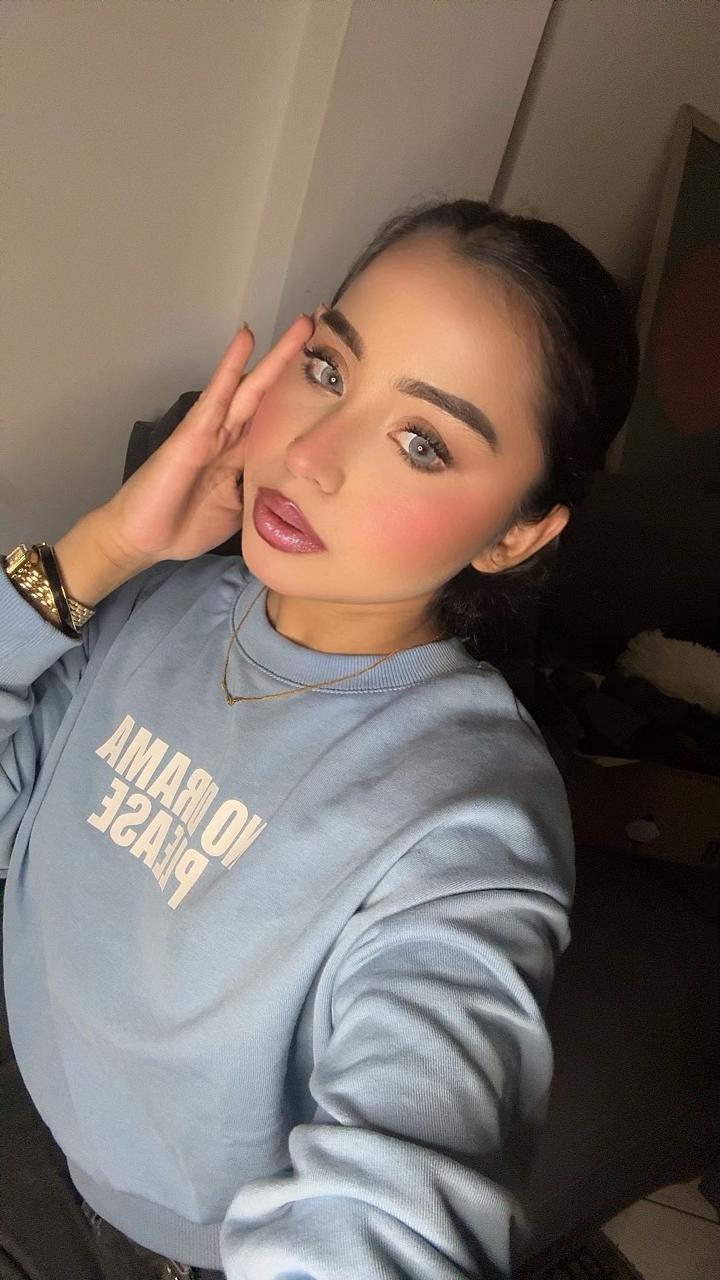 @Eyana Khan