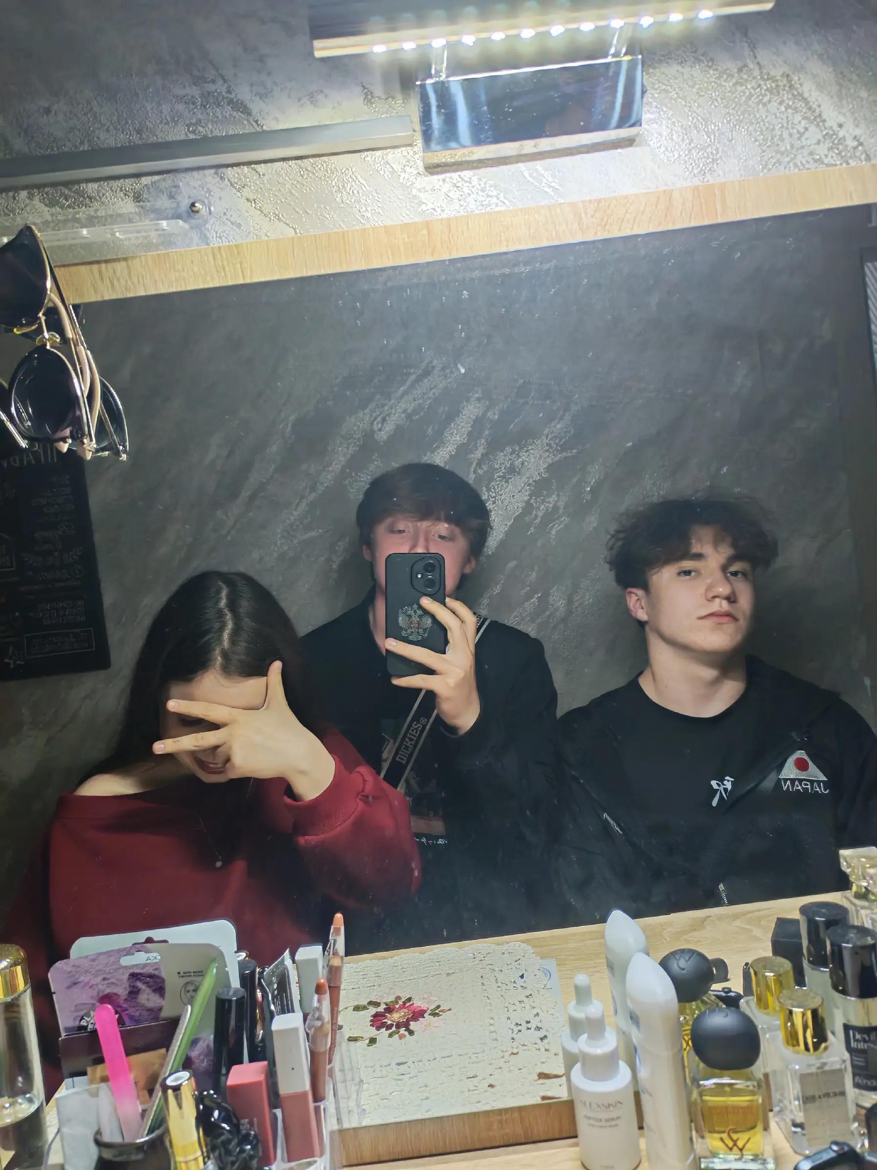 @𝕮𝖔𝖒𝖊𝖒𝖎𝖊𝖗𝖊𝖉𝖊🫥