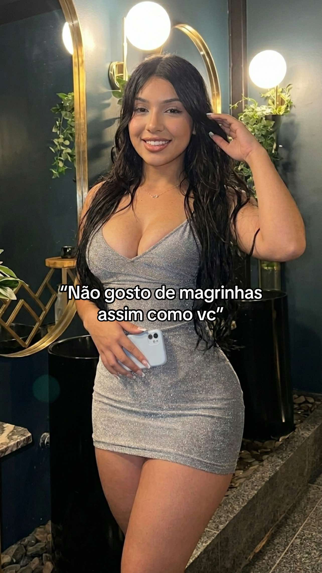 @Laura🦋