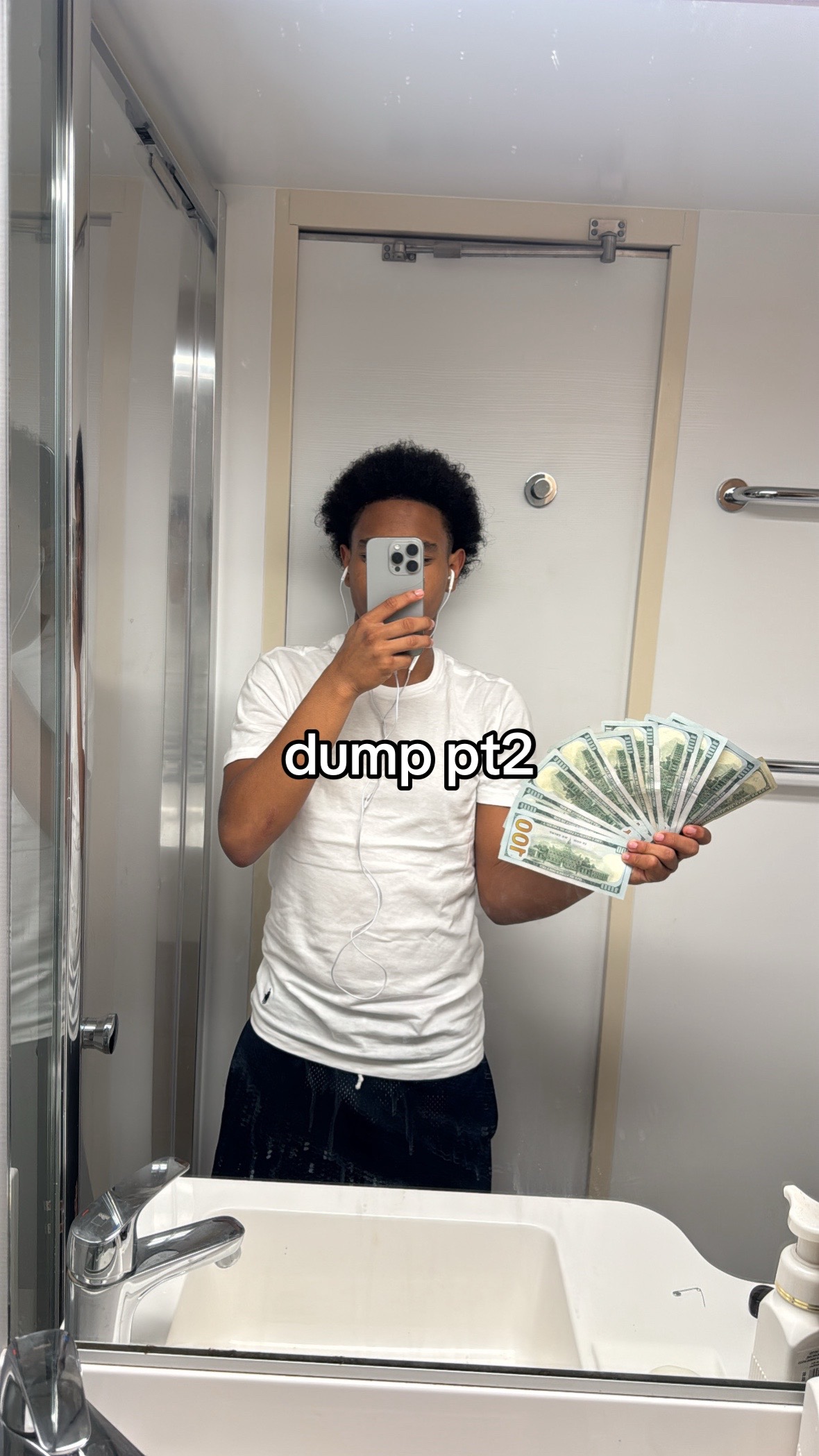 @🧟&zwj;♂️
