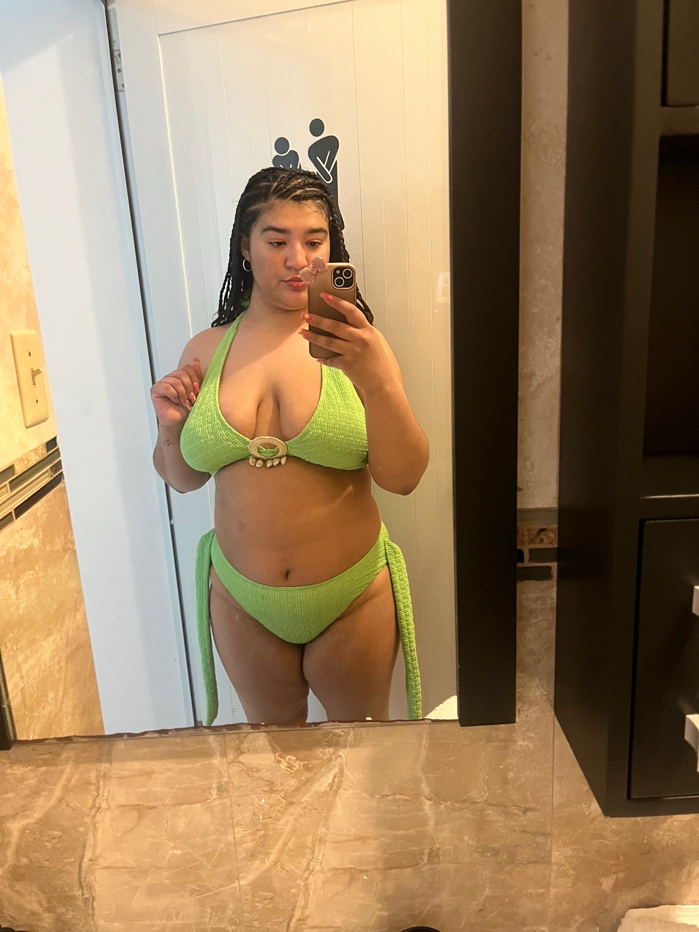 @Angelica🧞♀️