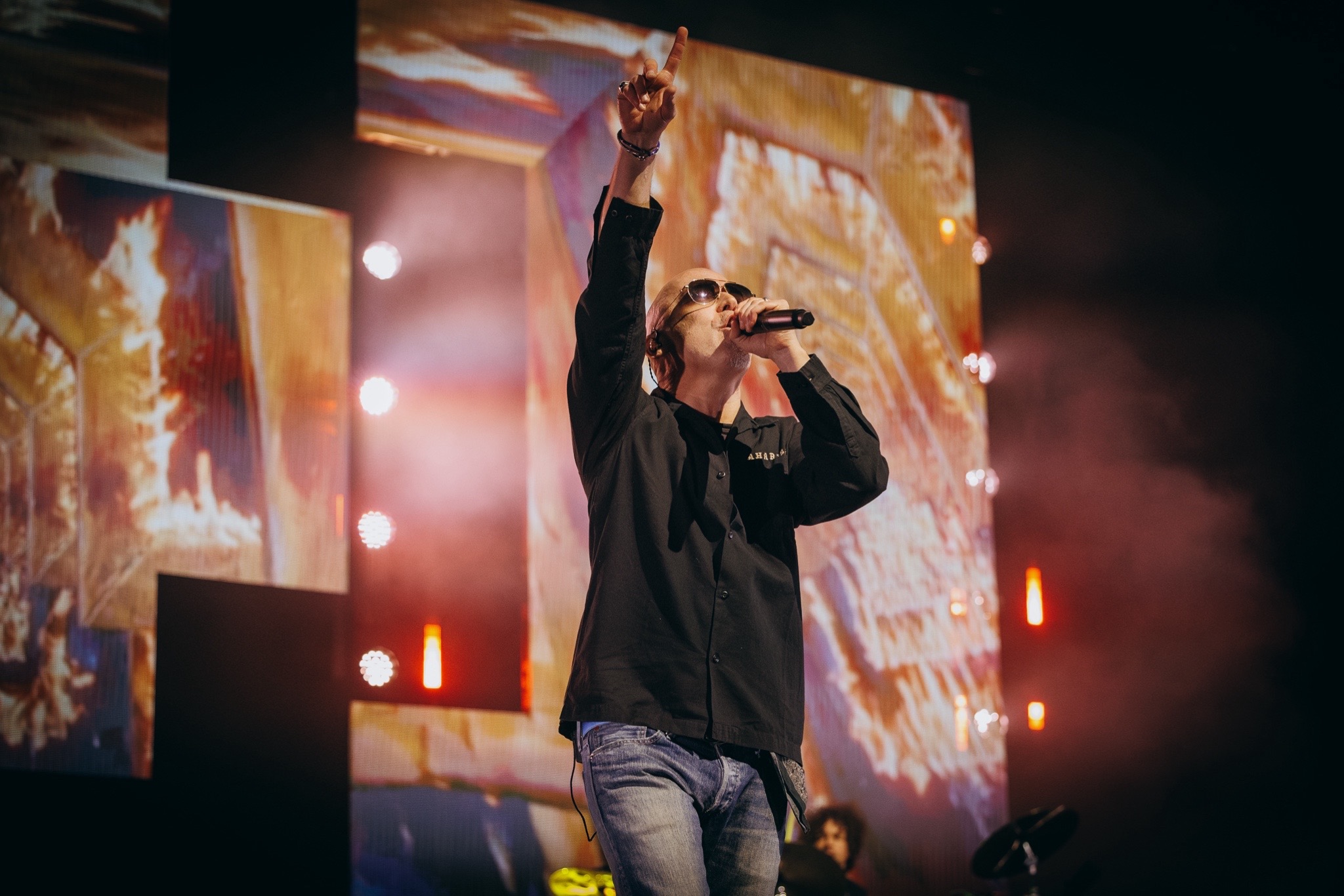 @LIVE