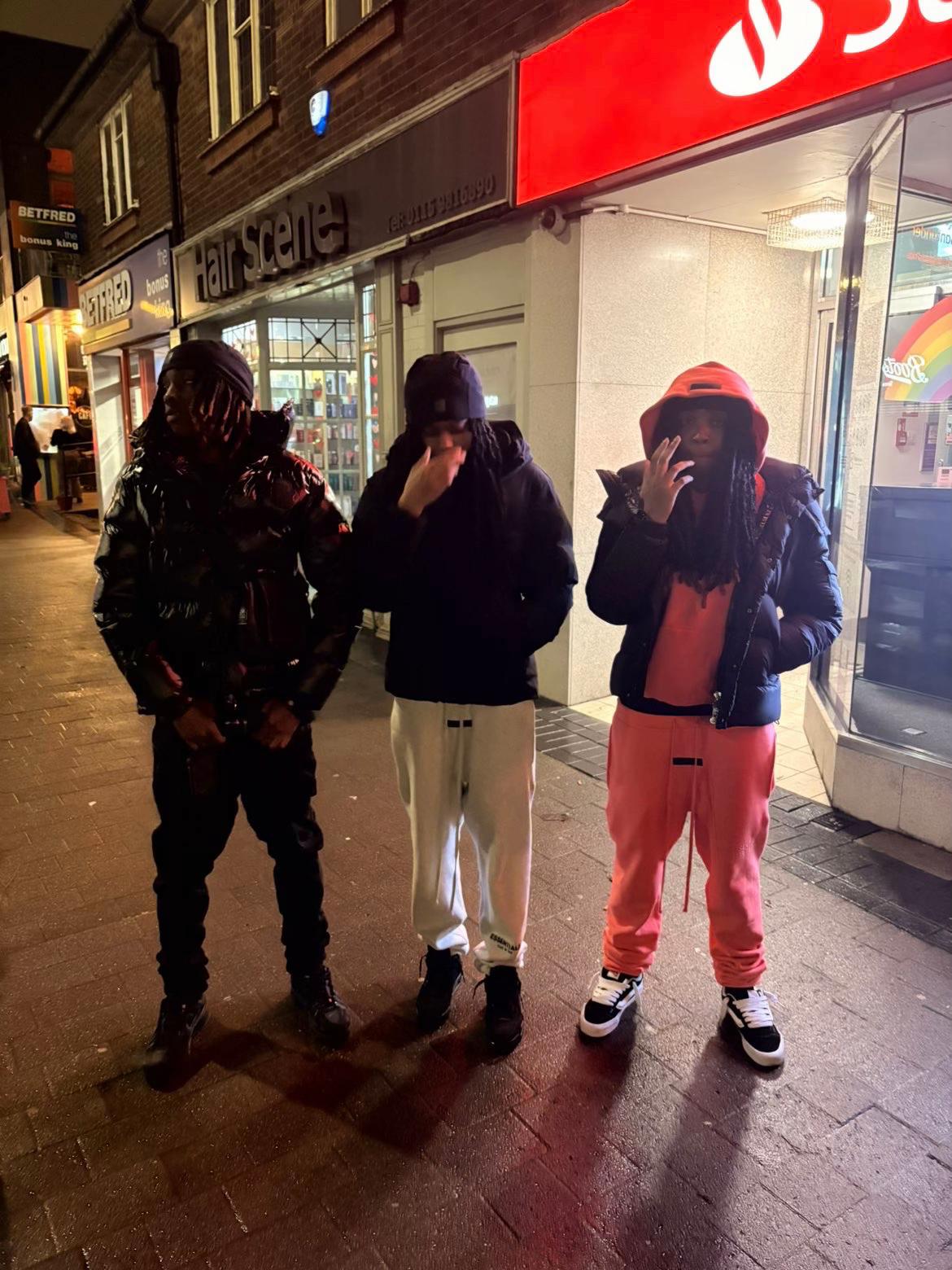 @ΛЯΛΣ 𖣂