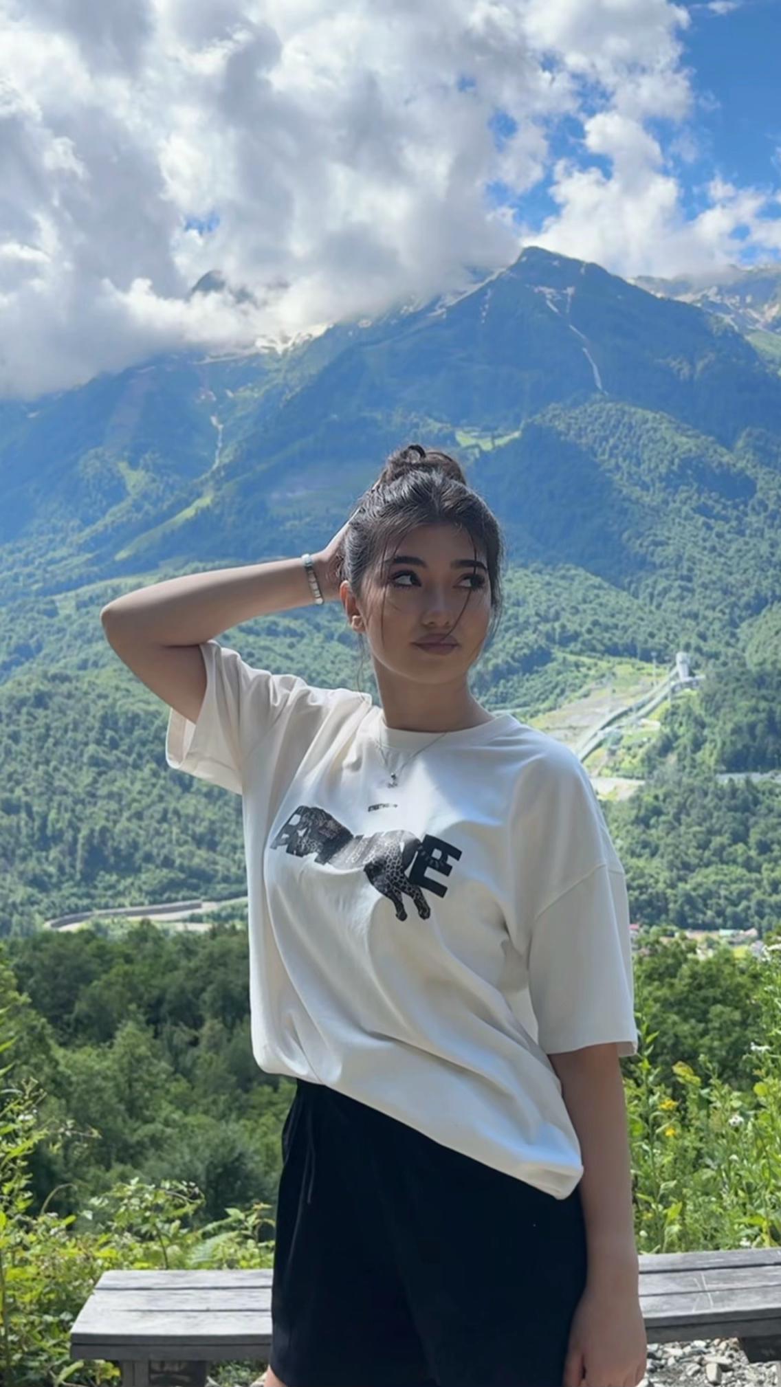 @𝐌