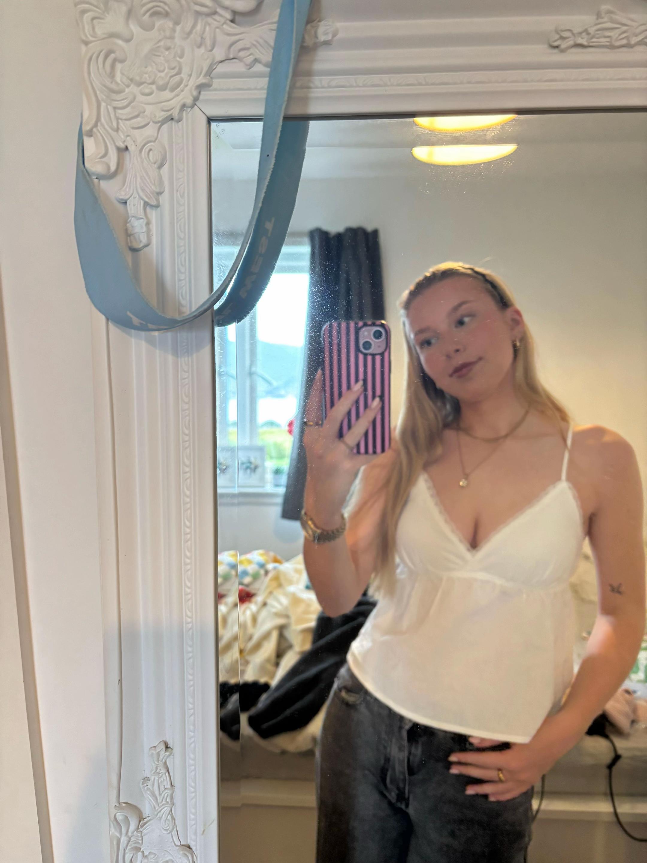 @laylabeth