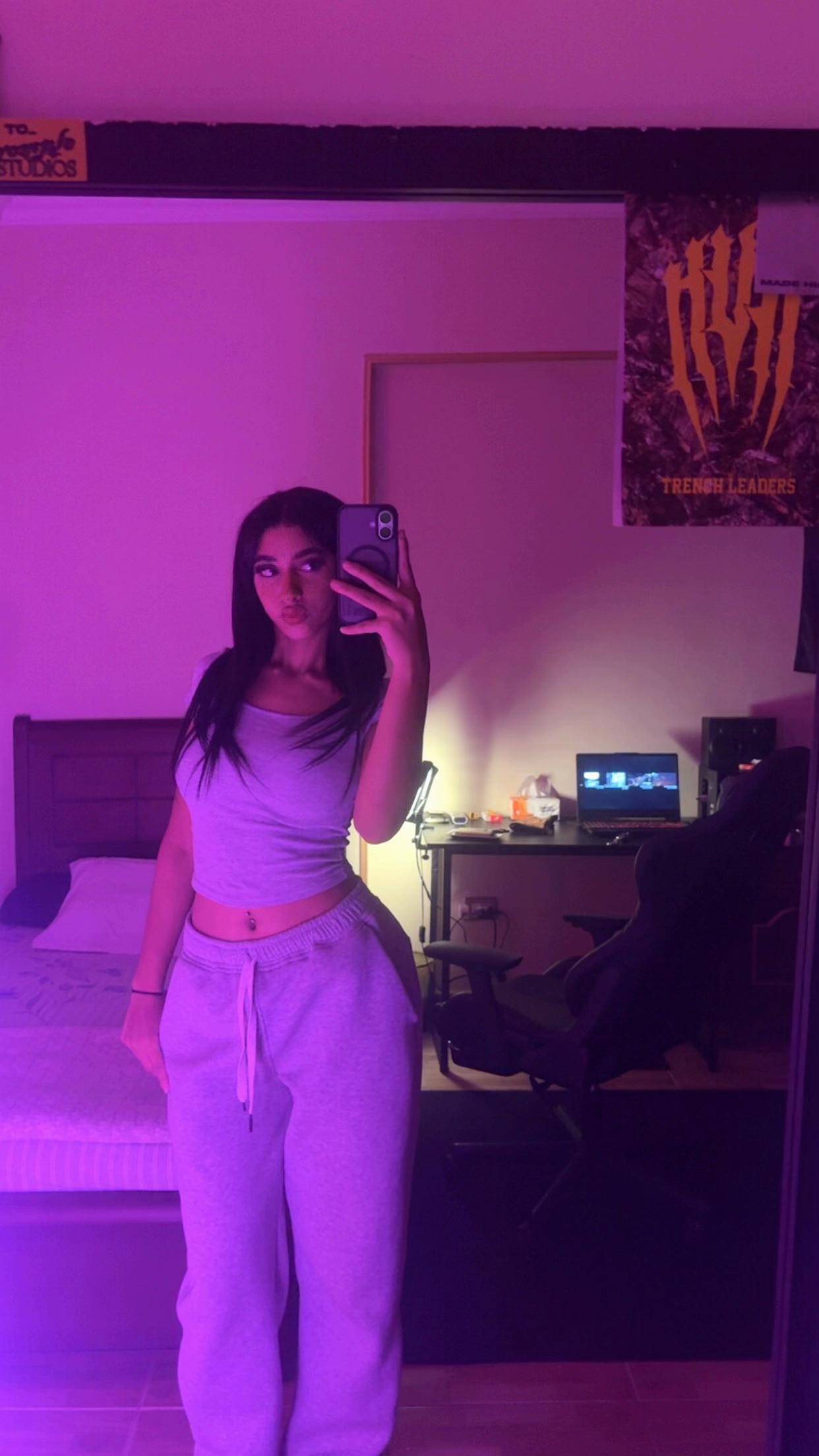 @Nadoush👾