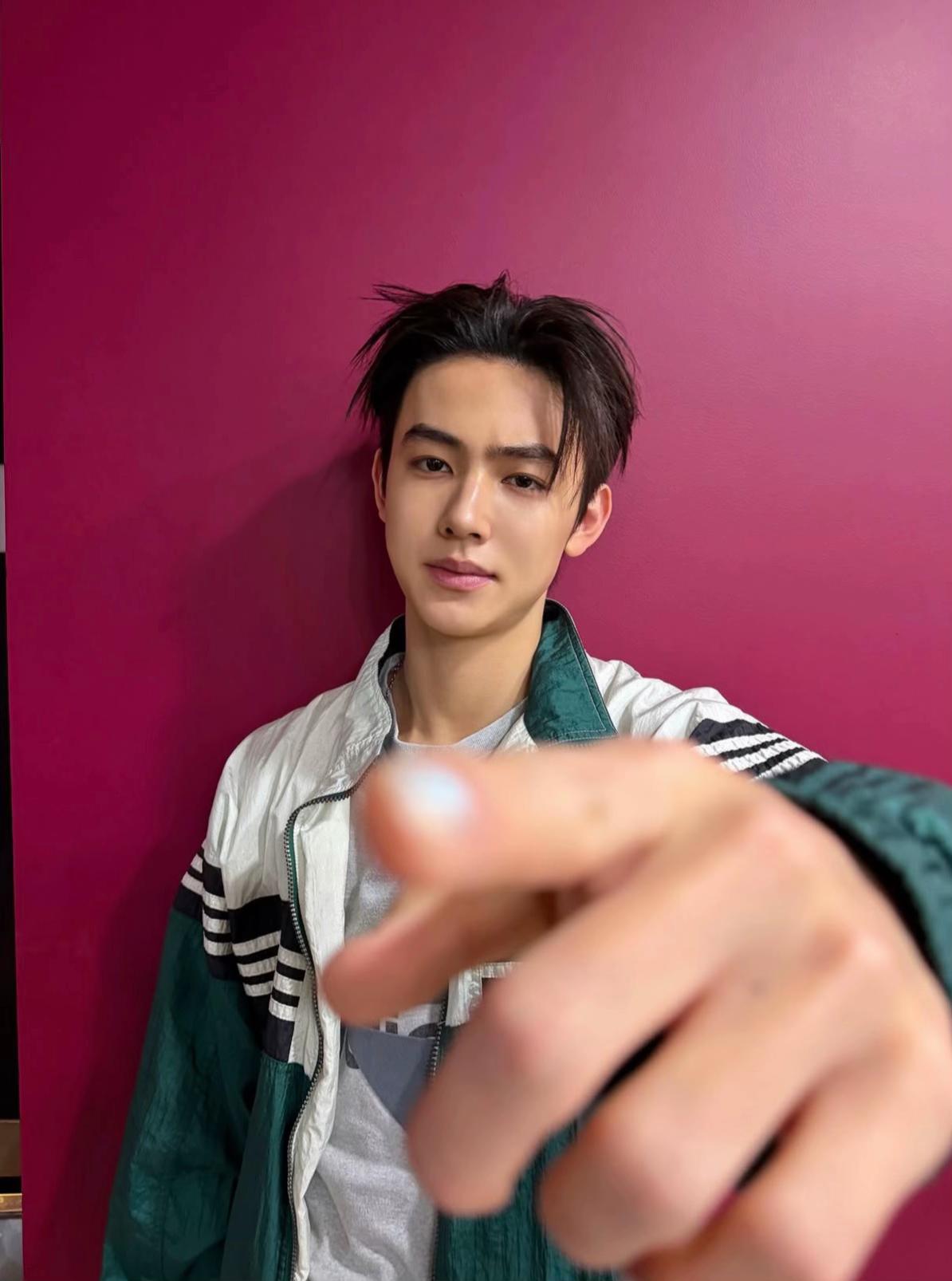 @Seonghyeon's dimples ⋆˚꩜。