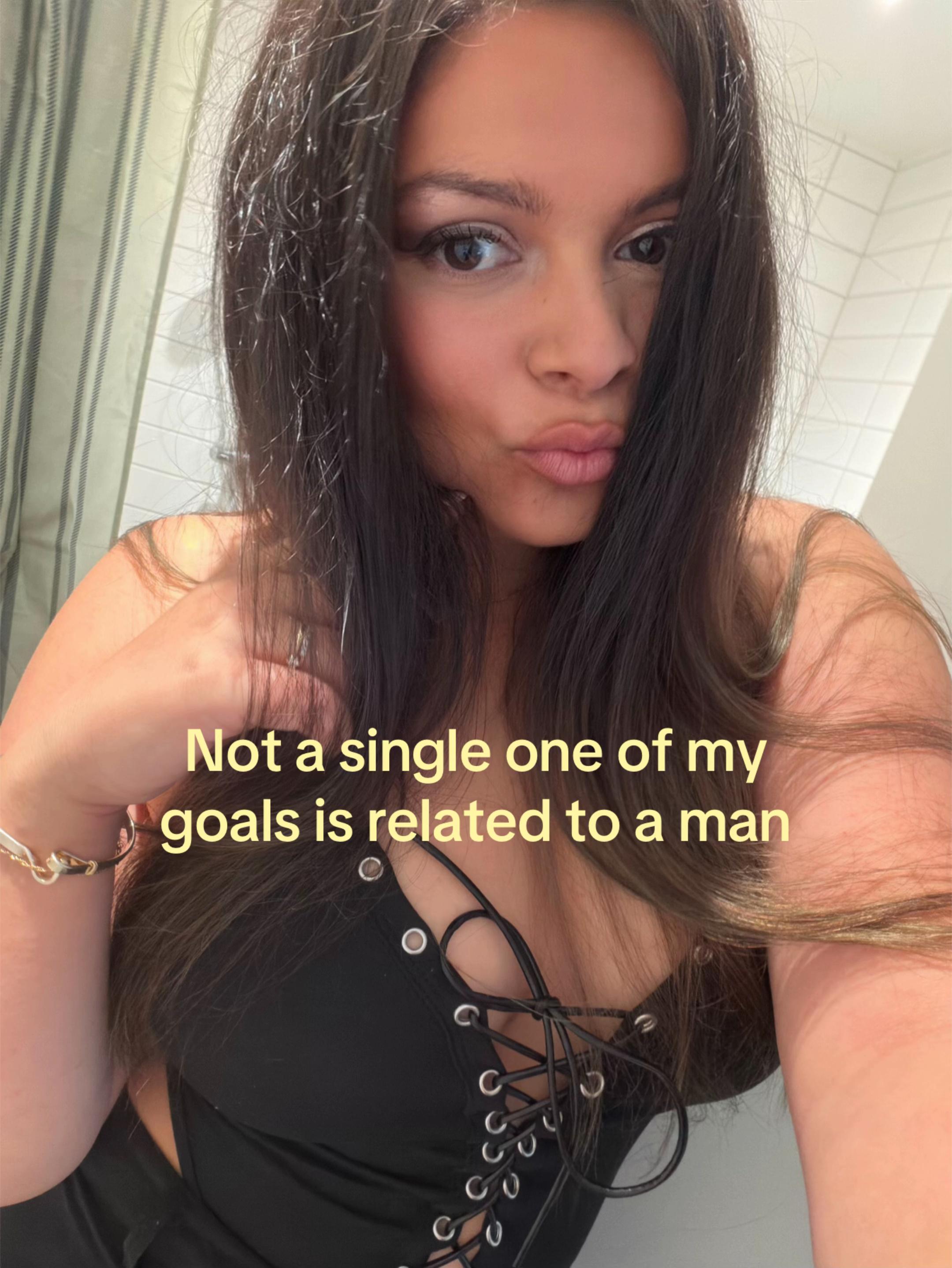 @✧♡ ˚。⋆ Maria Raea ⋆。˚ ♡✧