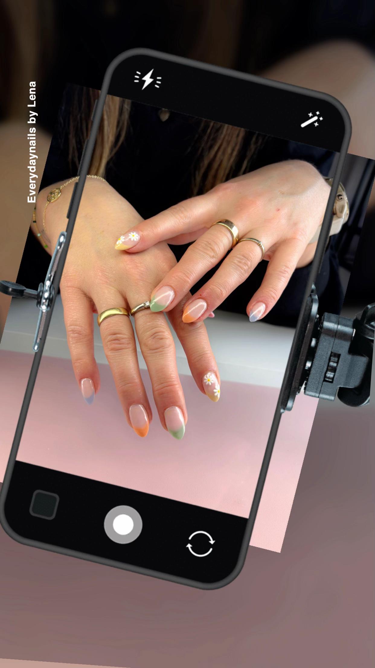 @Everydaynails by Lena