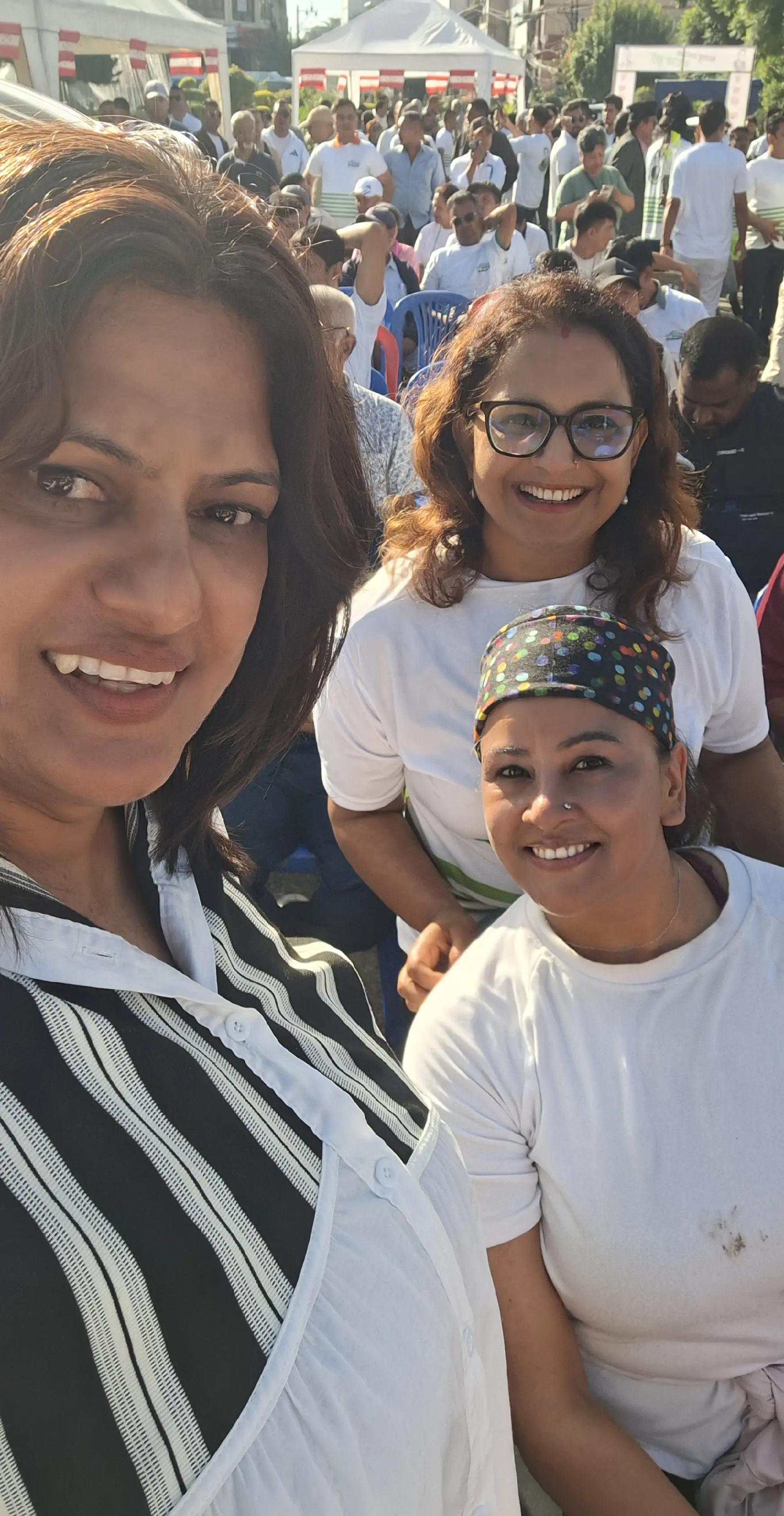 @मीना ढकाल