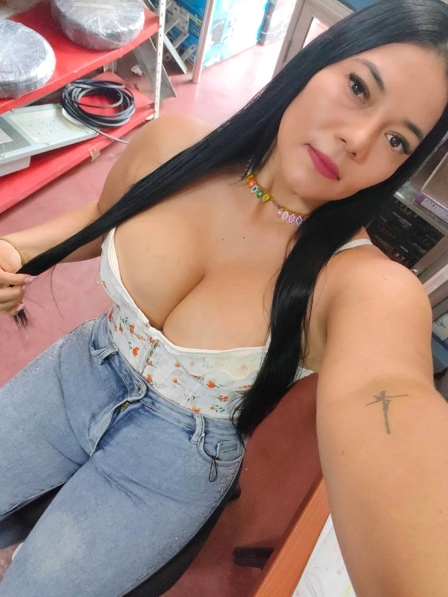 @AZ❤️👄