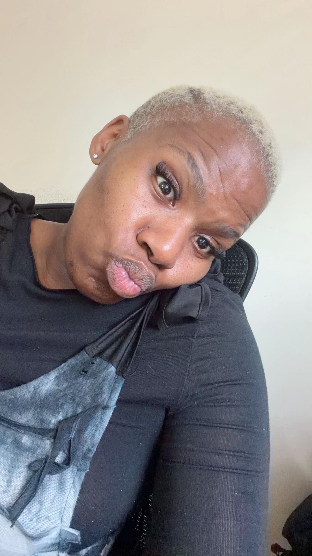 @SheBae