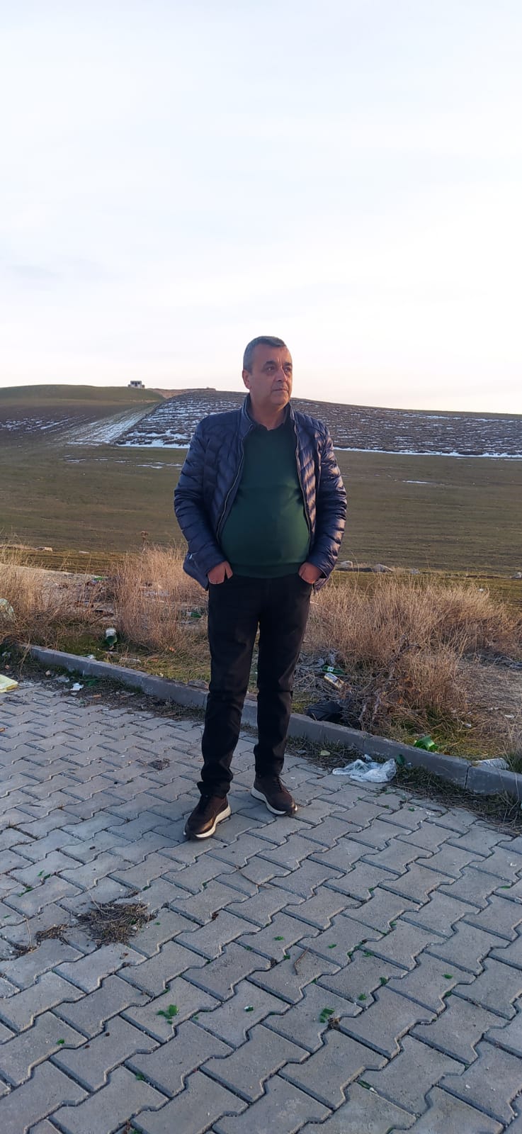 @Kara Hasan. 44