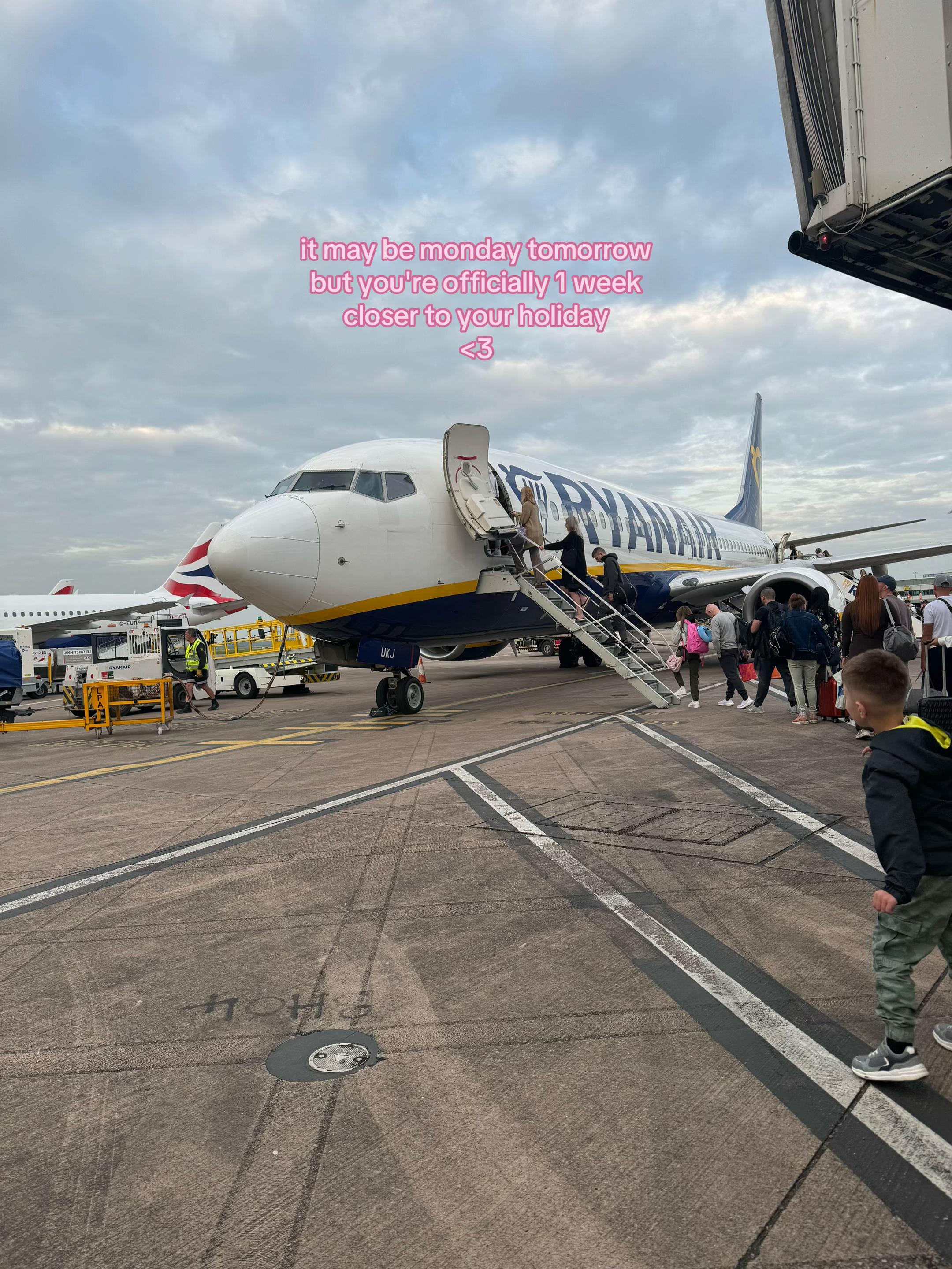 @Em | Travel & Lifestyle ⋆˙⟡