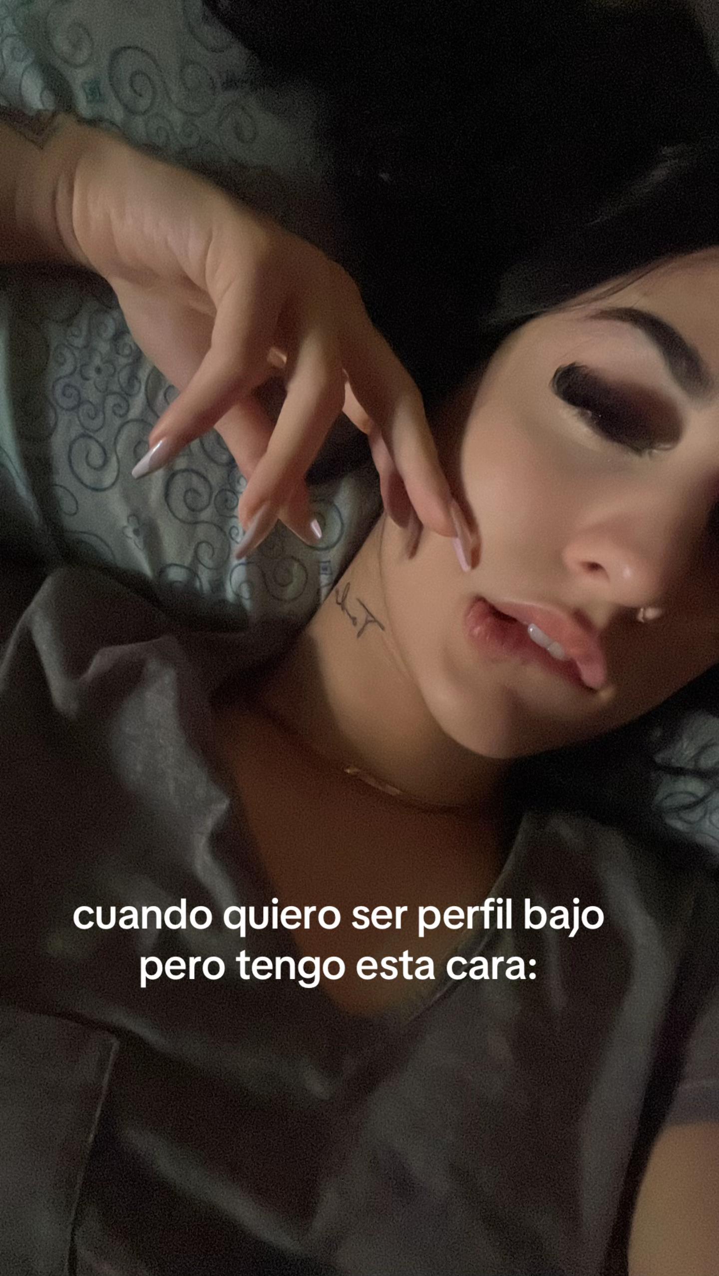 @Mia 🖤